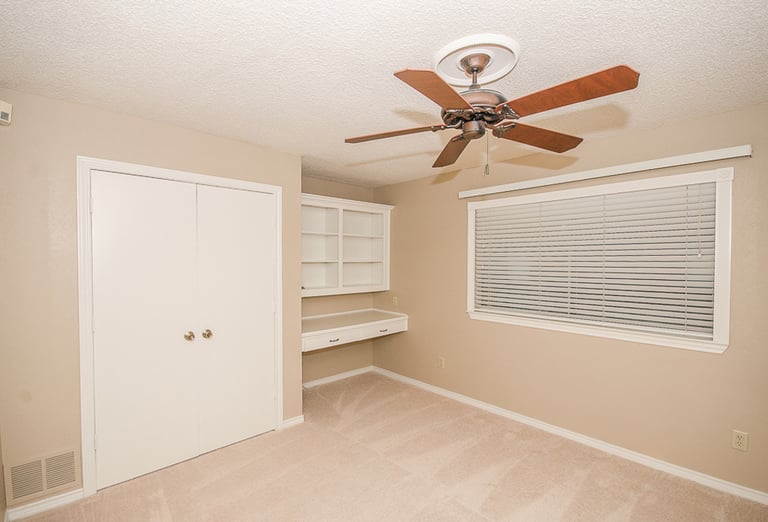 Photo 21 of 28 - 6436 Genstar Ln, Dallas, TX 75252