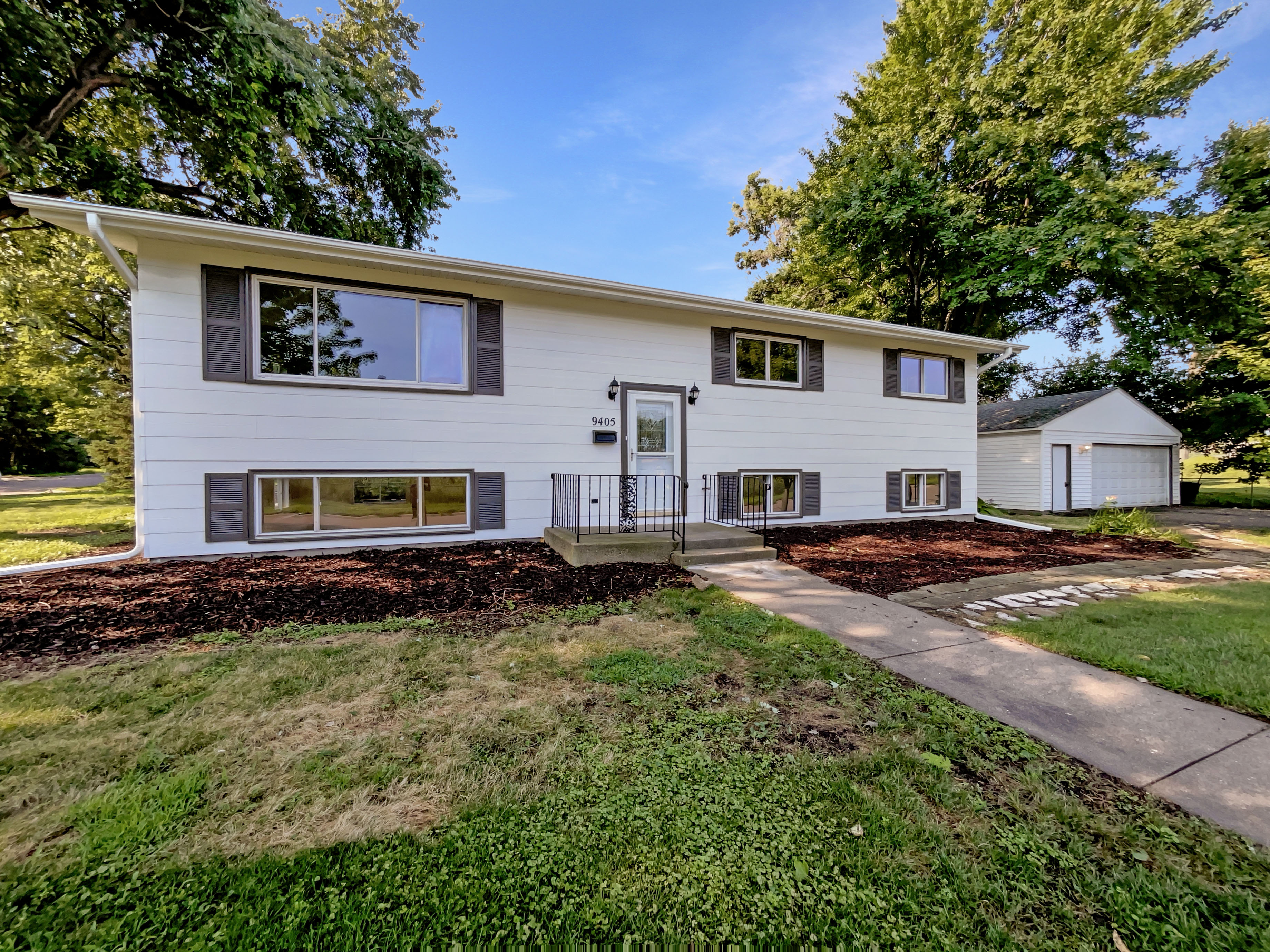 Photo 19 of 26 of 9405 Olympia St, Golden Valley, MN