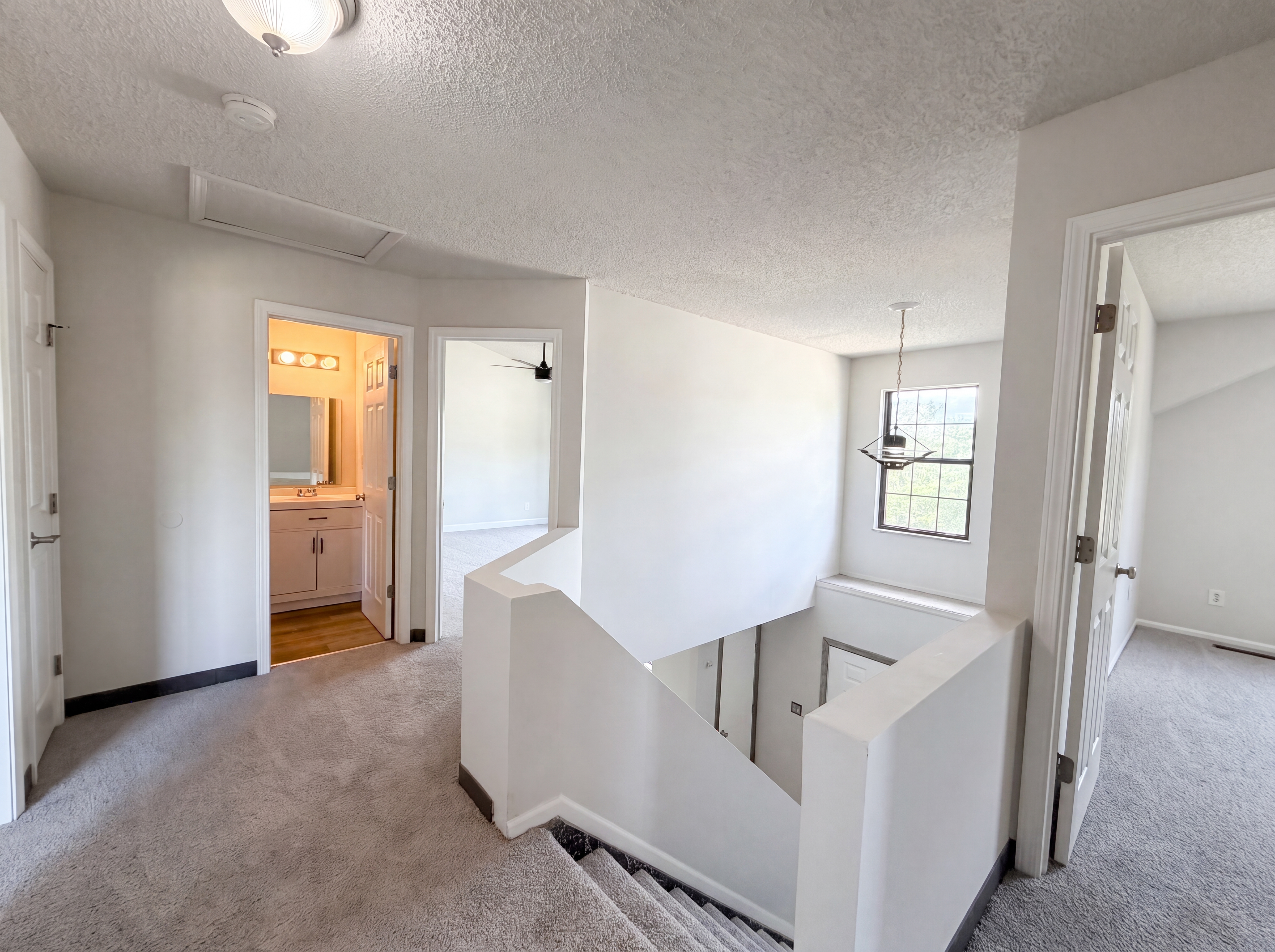 Photo 30 of 41 of 3581 Meadowgate Ct, Pickerington, OH