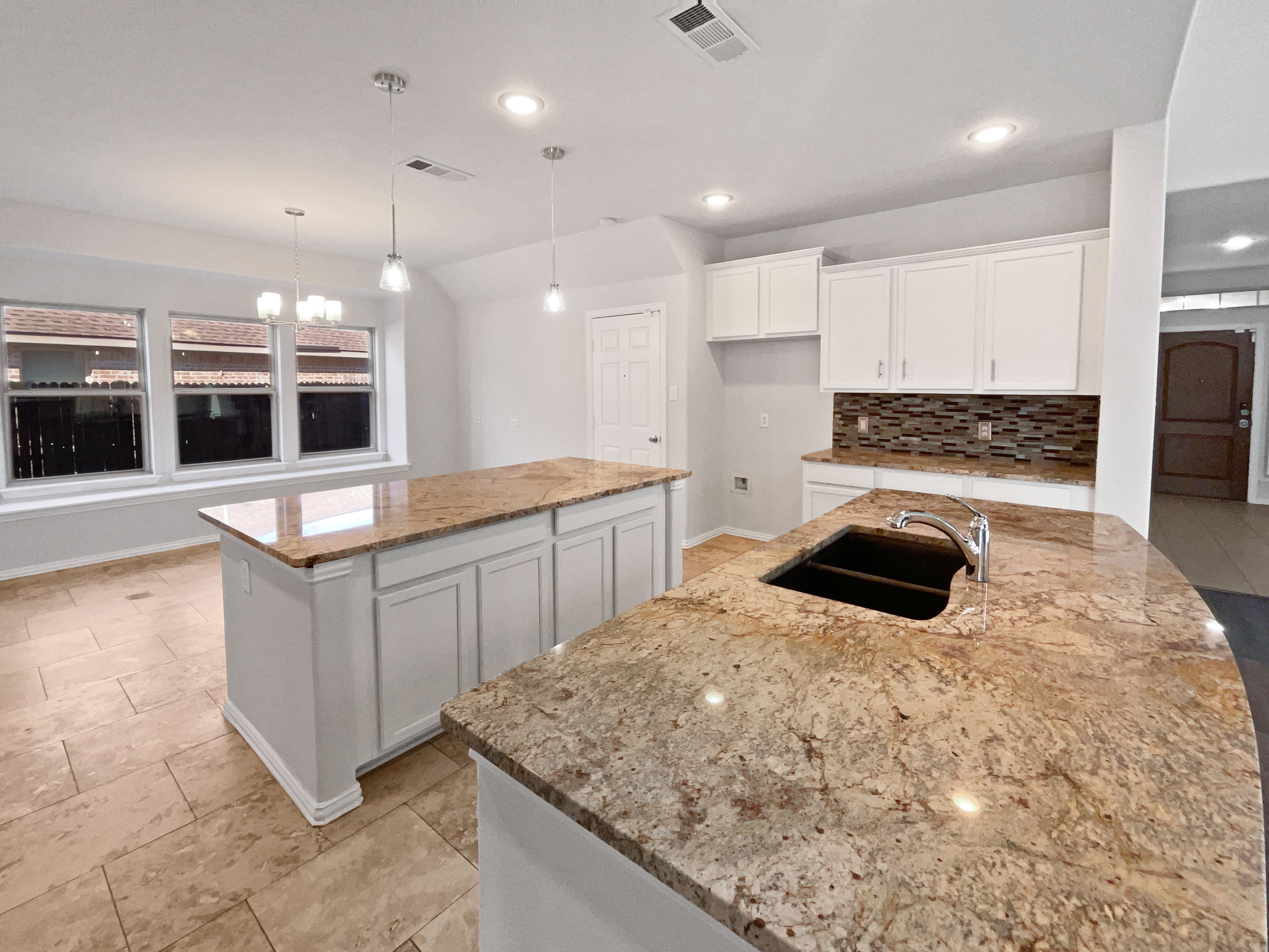 Photo 13 of 36 of 4829 Bluecap Ct, Mesquite, TX