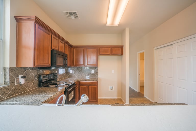 Photo 7 of 36 - 3803 S 52nd Ln, Phoenix, AZ 85043