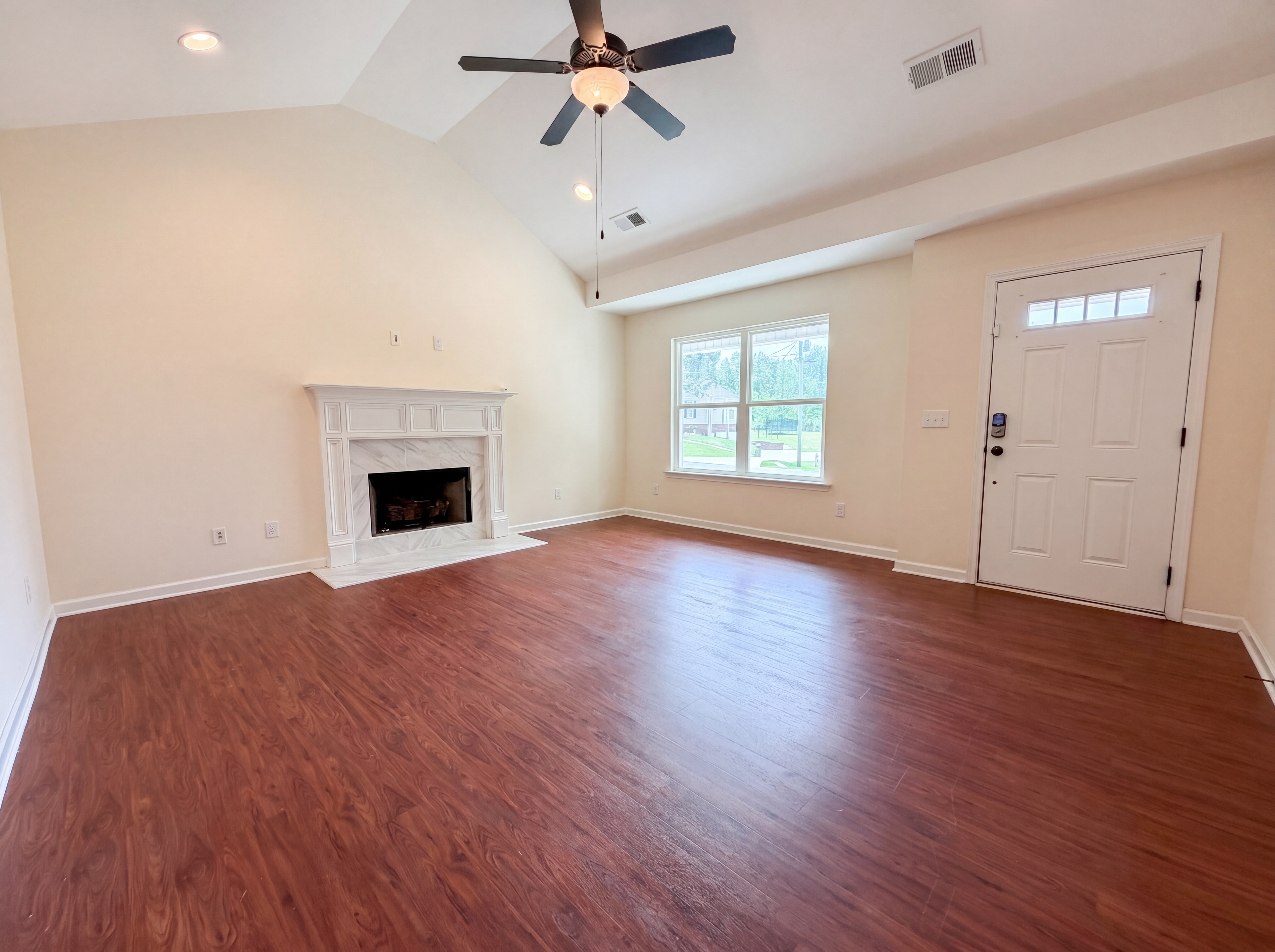 Photo 3 of 20 of 700 Magnolia Crest Ct, Odenville, AL