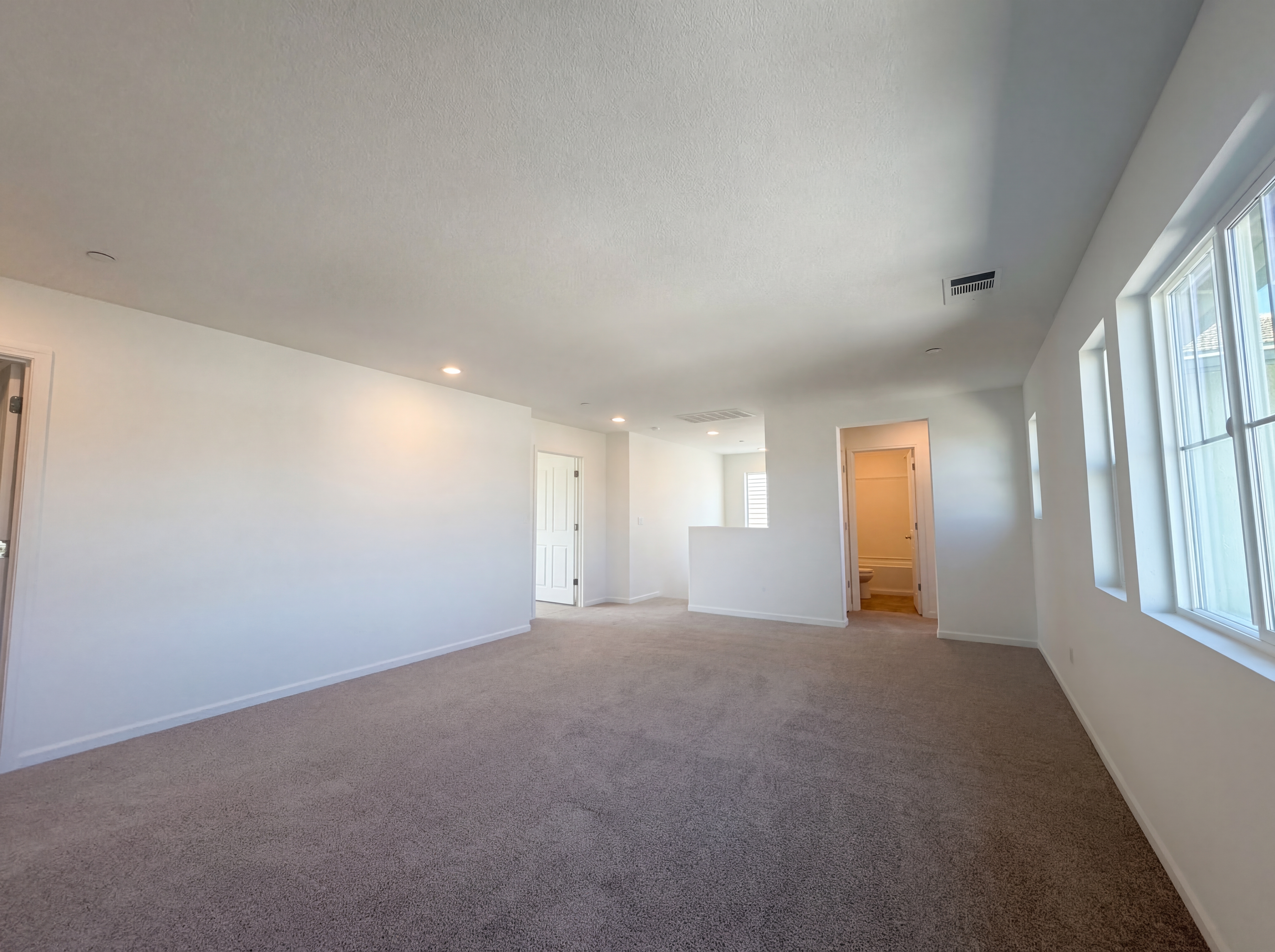Photo 28 of 46 of 1176 Willow Hill Ave, Sacramento, CA