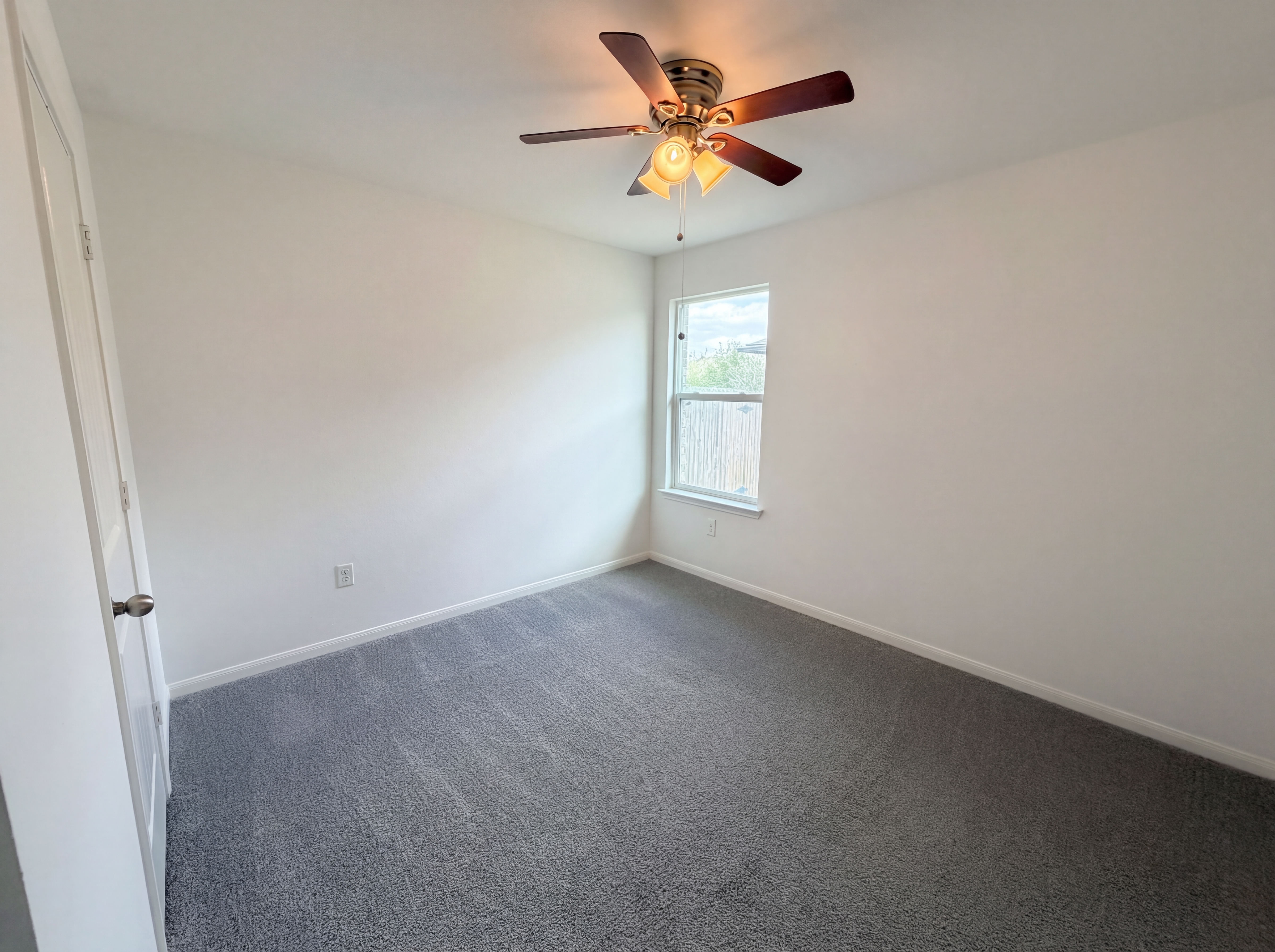 Photo 4 of 23 of 201 Camellia Dr, Hutto, TX