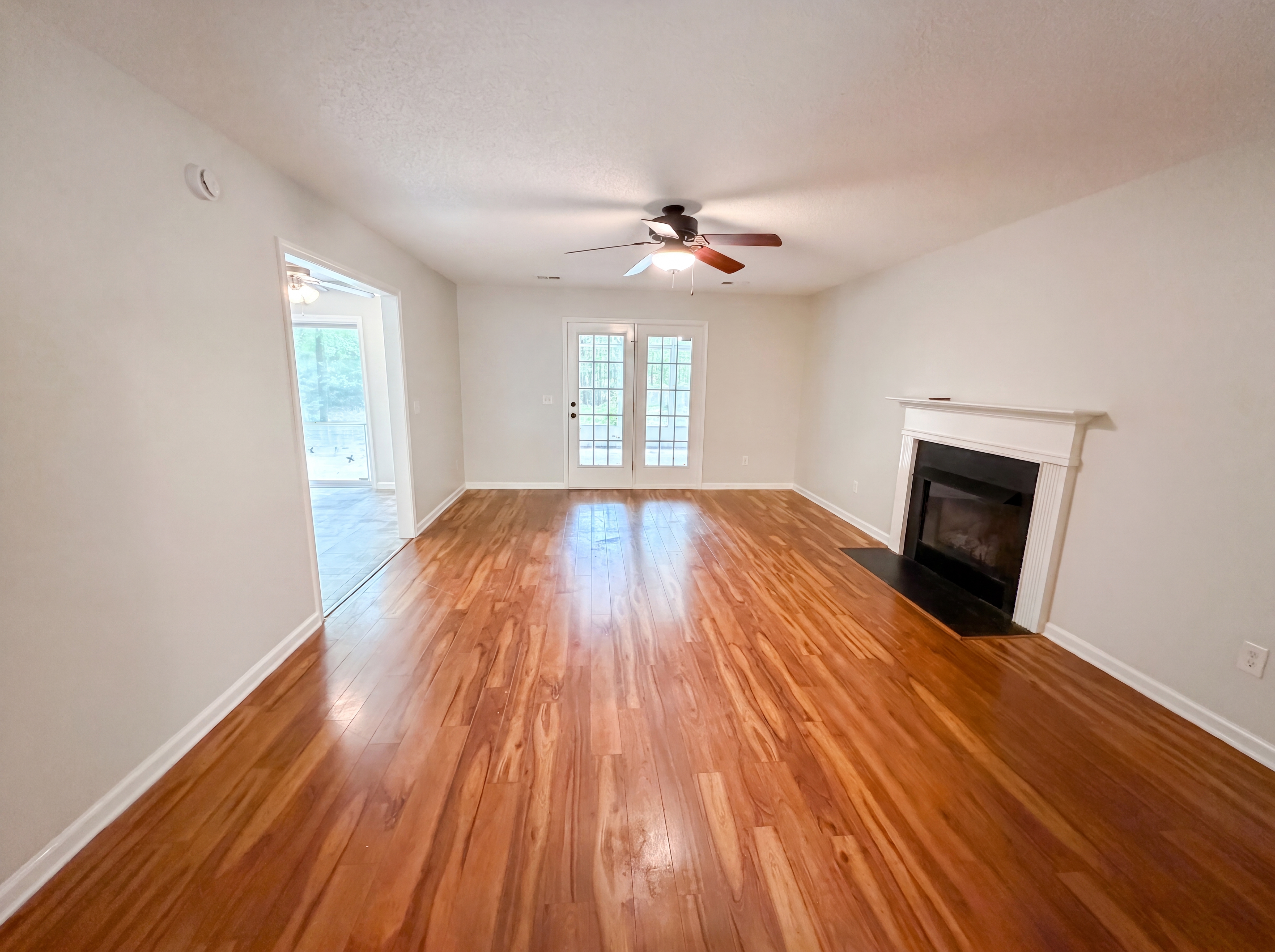 Photo 3 of 23 of 149 Smallwood Dr, Chapin, SC