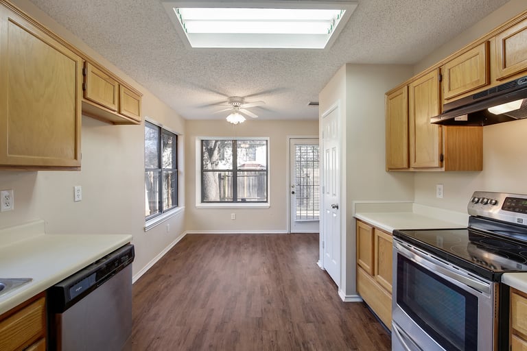 Photo 18 of 31 - 2716 Poplar Spring Rd, Fort Worth, TX 76123