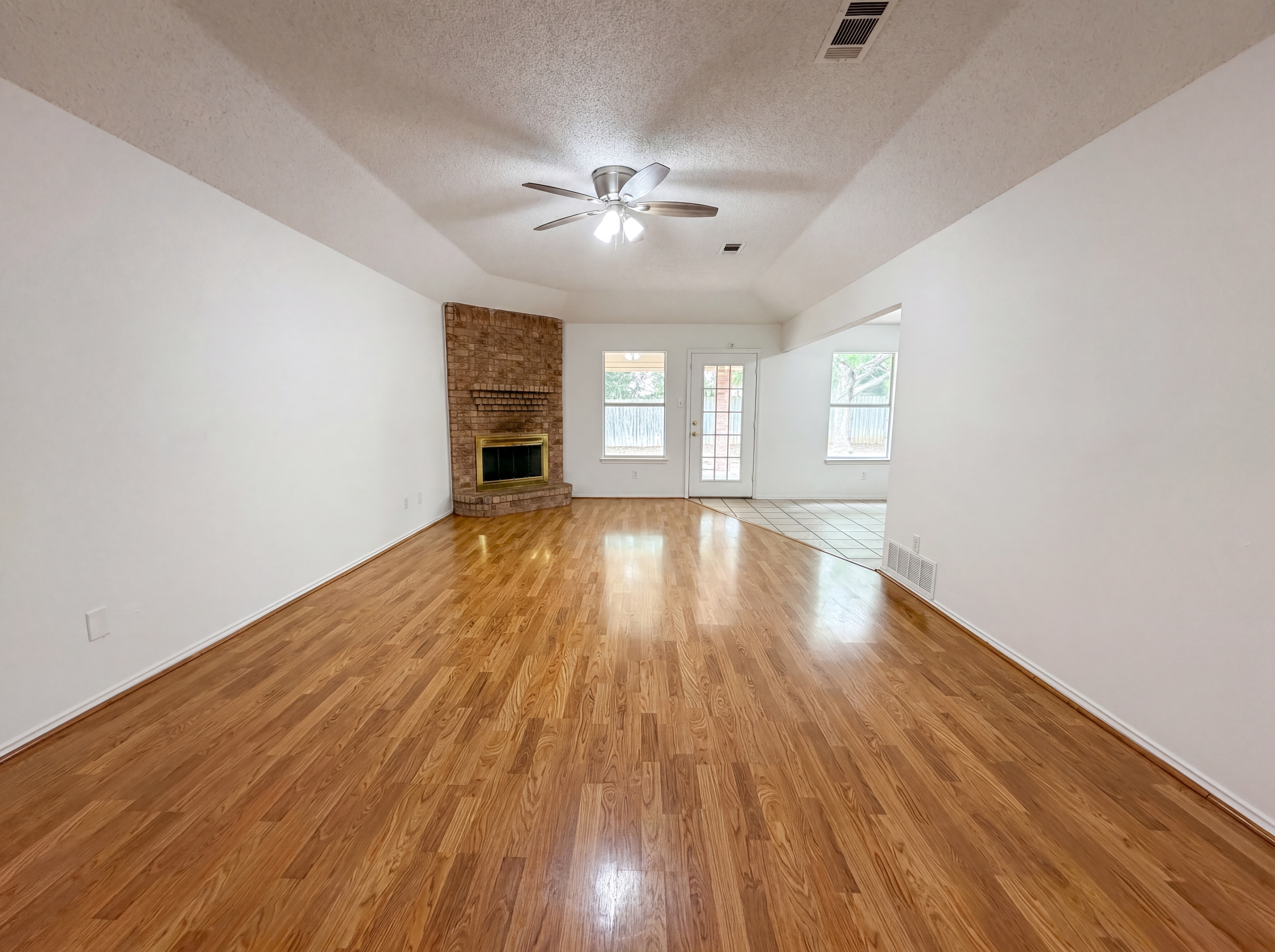 Photo 3 of 16 of 1233 Windy Meadows Dr, Burleson, TX