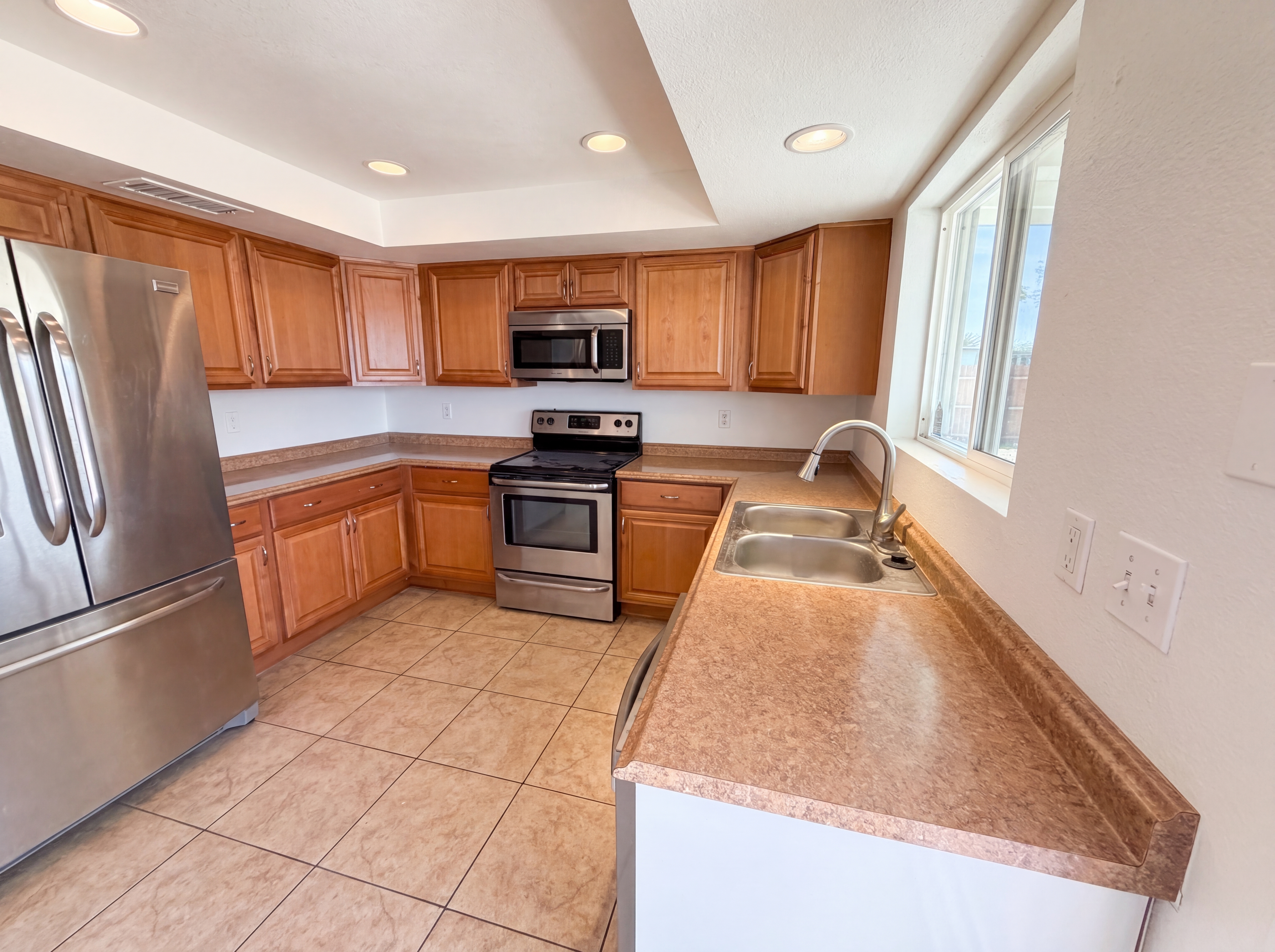 Photo 7 of 20 of 17457 N 14th Ave, Phoenix, AZ