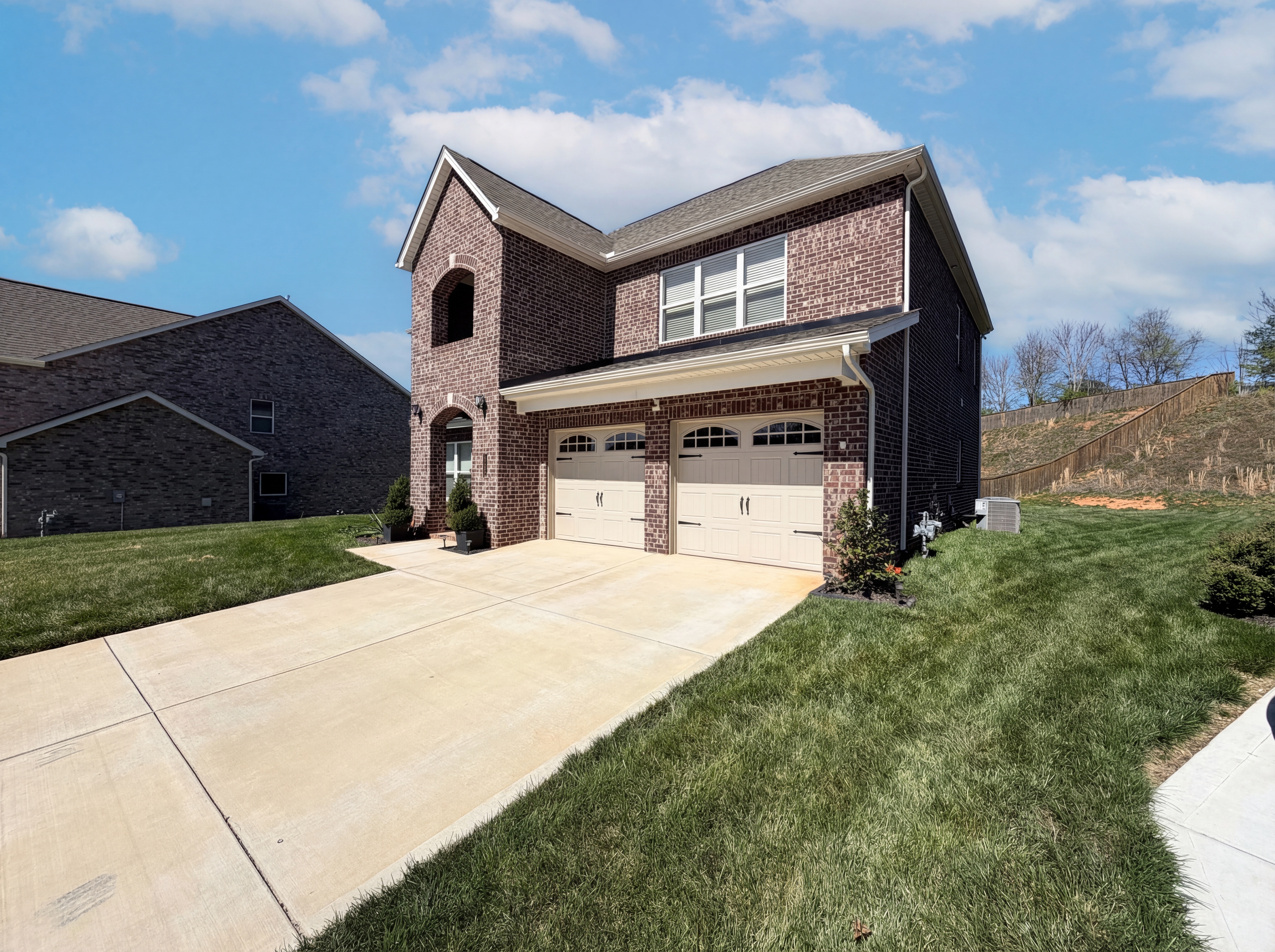 Photo 8 of 44 of 2714 Green Ash Ln, Knoxville, TN
