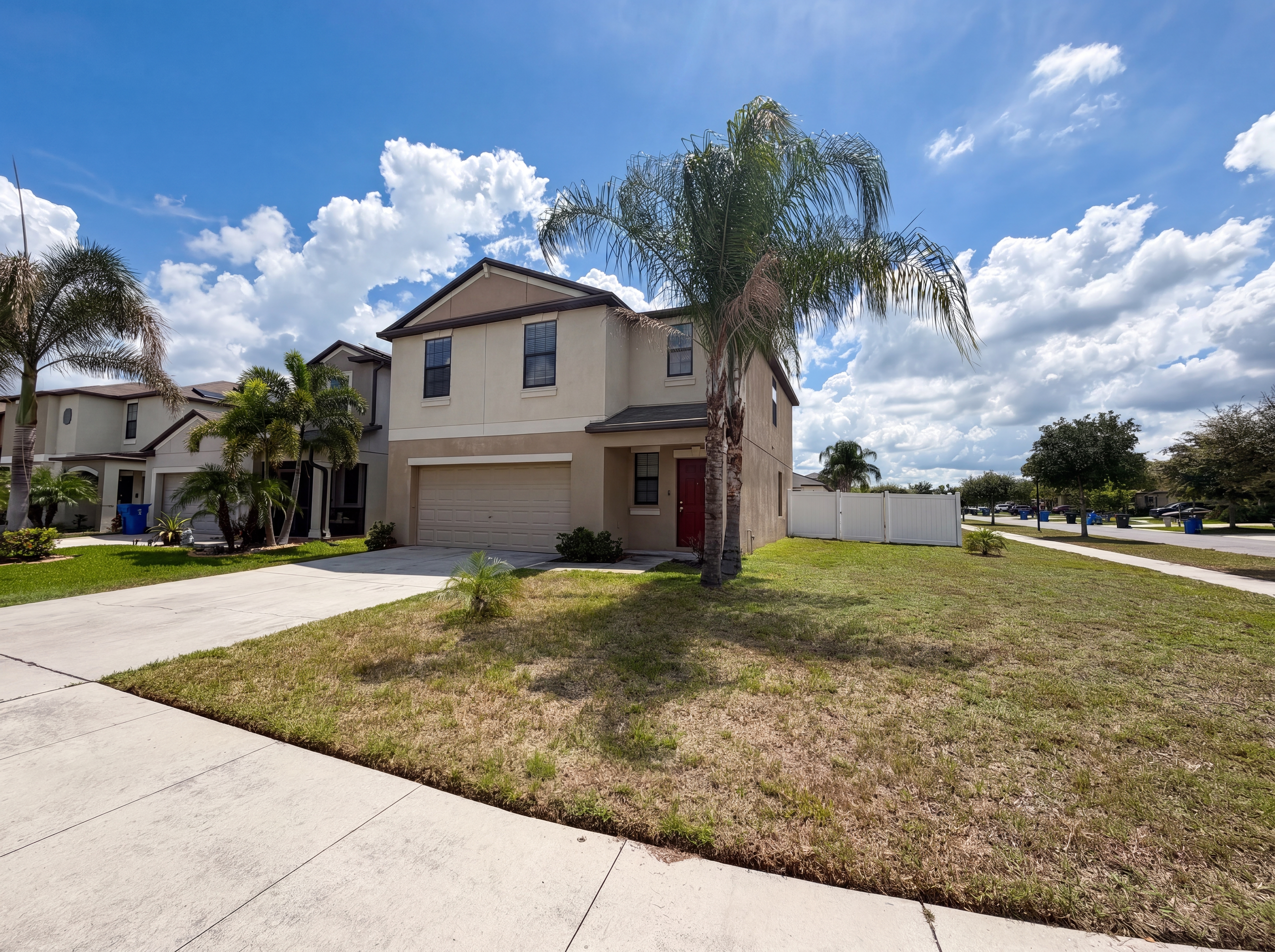 Photo 14 of 16 of 11126 Hudson Hills Ln, Riverview, FL