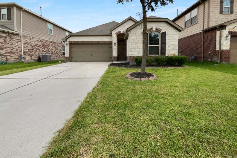 Property photo 1 of 25621 Ramsey Heights Way