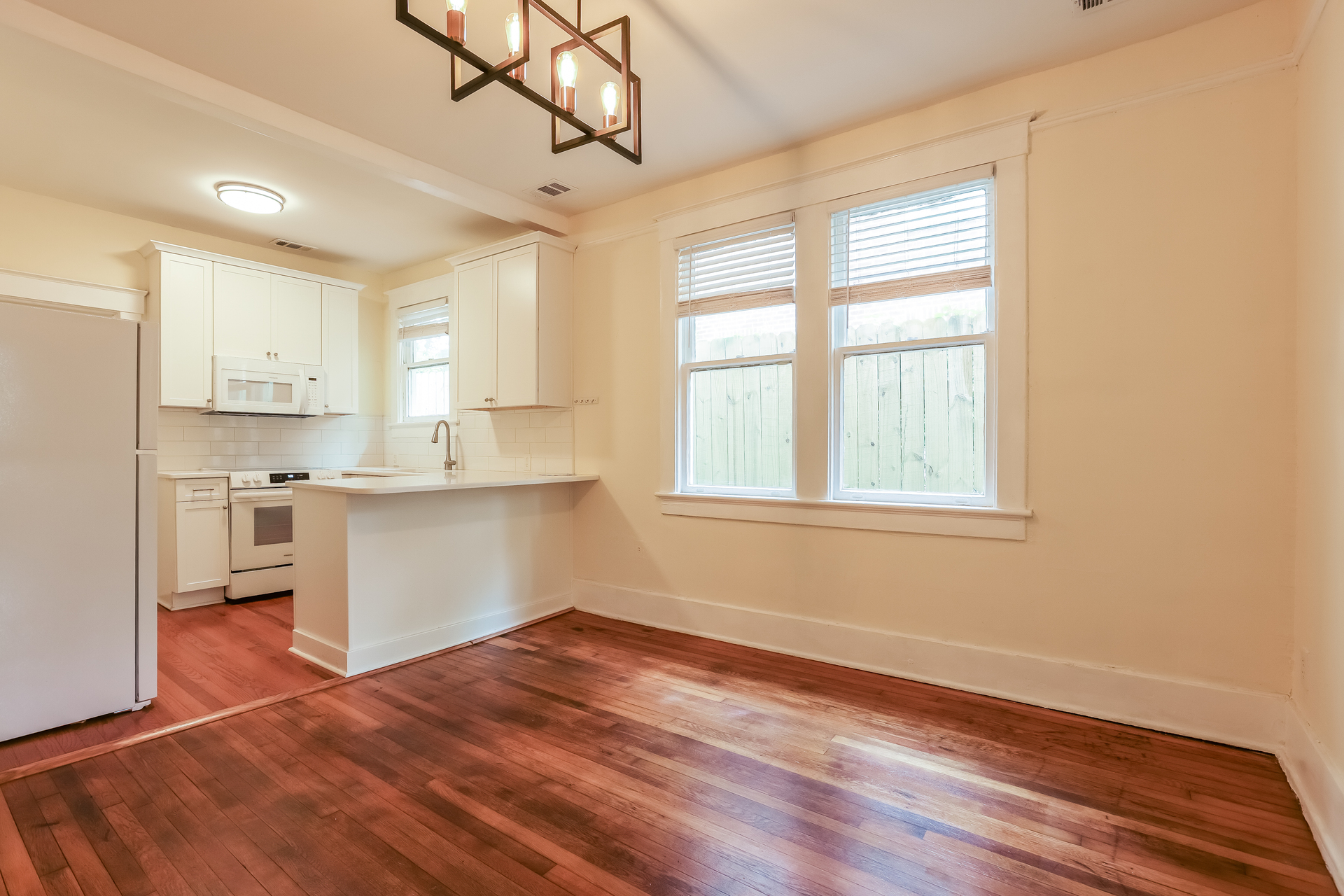 Photo 11 of 21 of 1231 E 42nd St, Savannah, GA