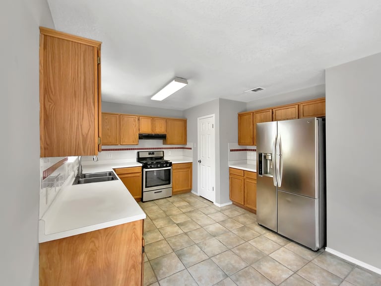 Photo 4 of 28 - 4803 Alta Loma Dr, Austin, TX 78749