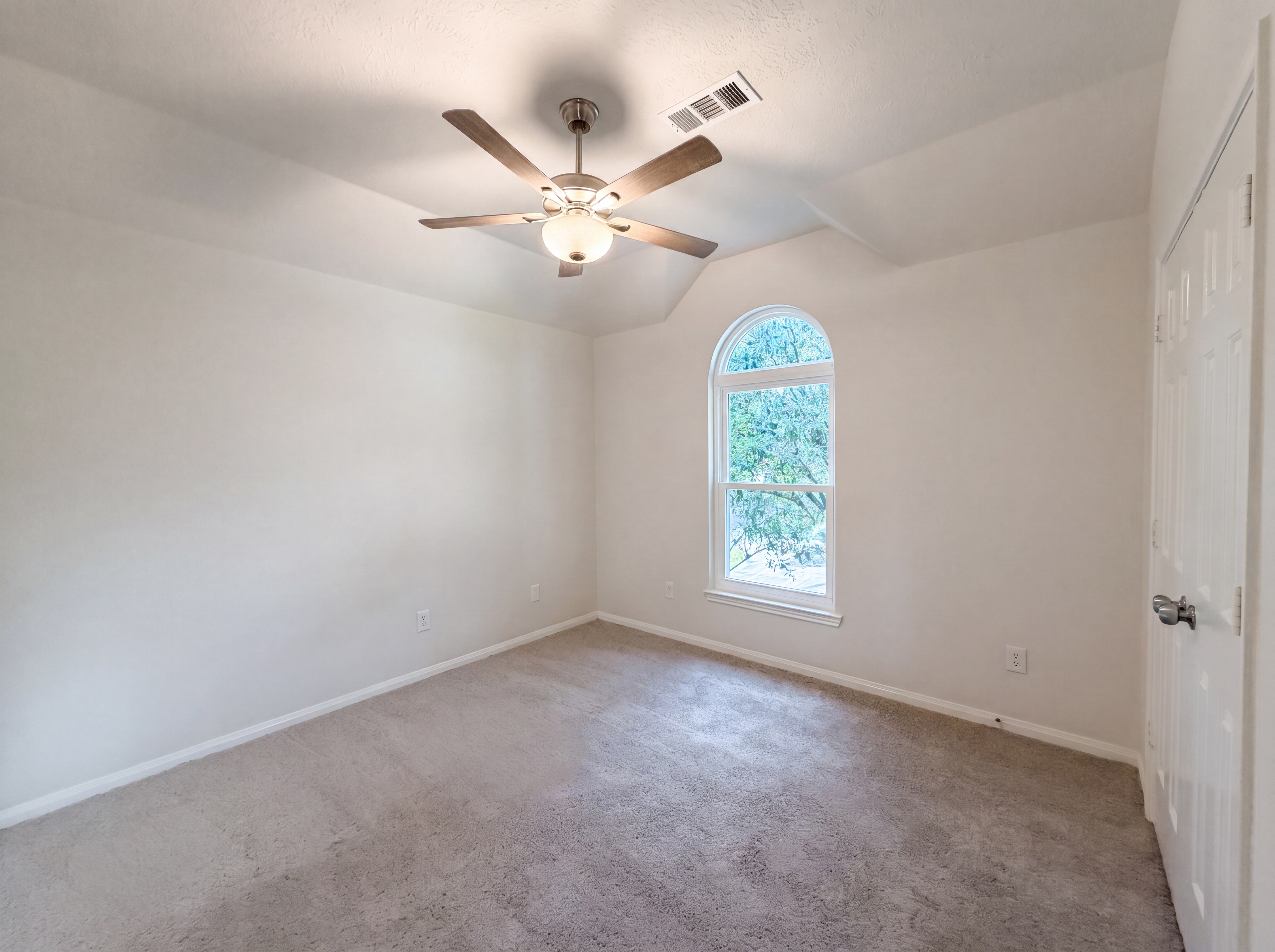 Photo 16 of 22 of 14310 Amyford Ct, Cypress, TX