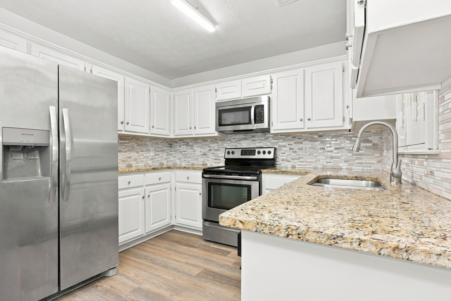 Photo 2 of 21 of 1842 Plantation Creek Rd, Fortson, GA