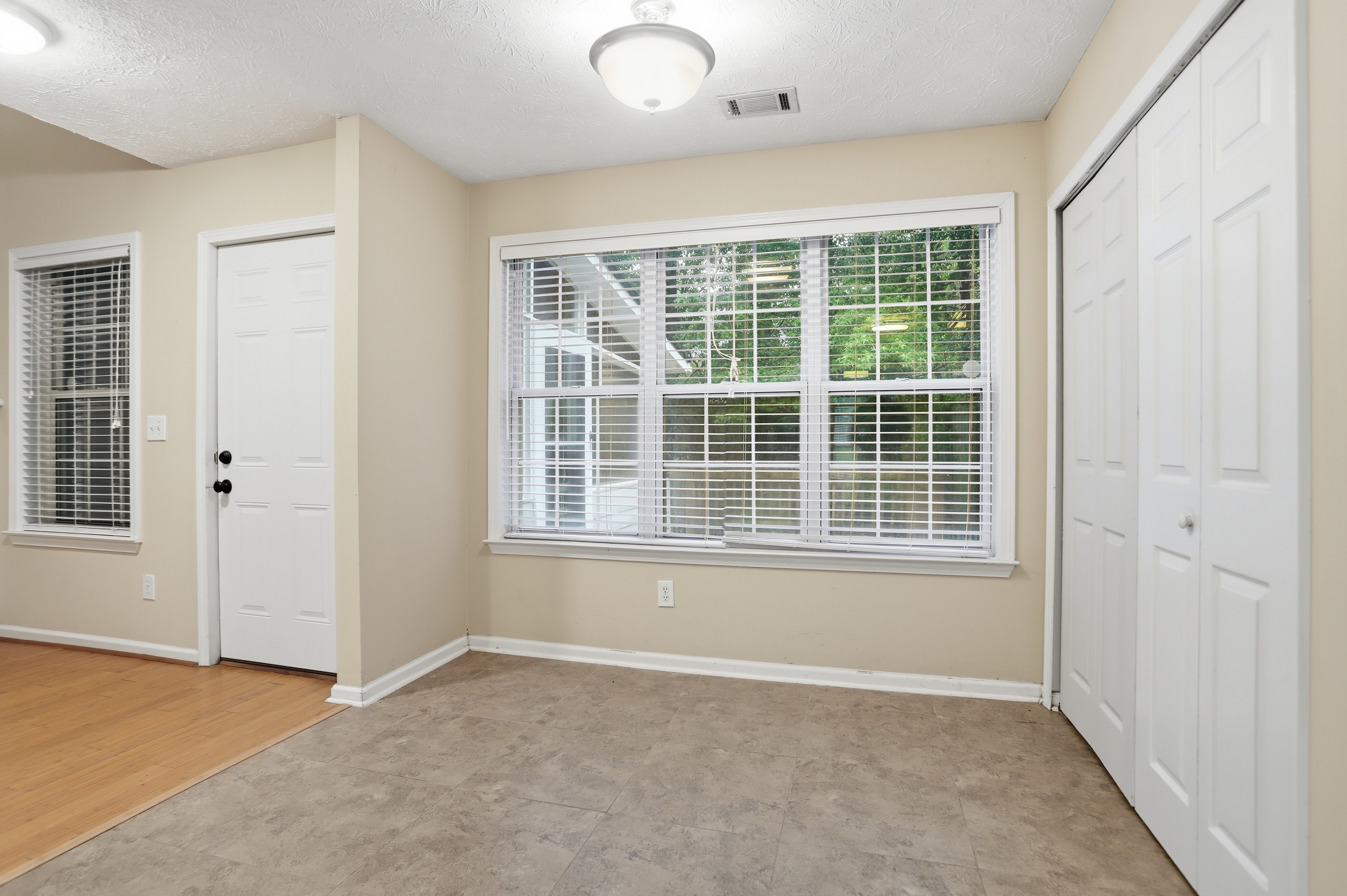 Photo 15 of 40 of 237 Kensington Trce, Stockbridge, GA