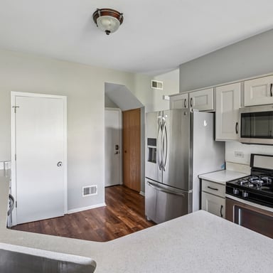 Property photo 2 of 1212 Courtland Cir