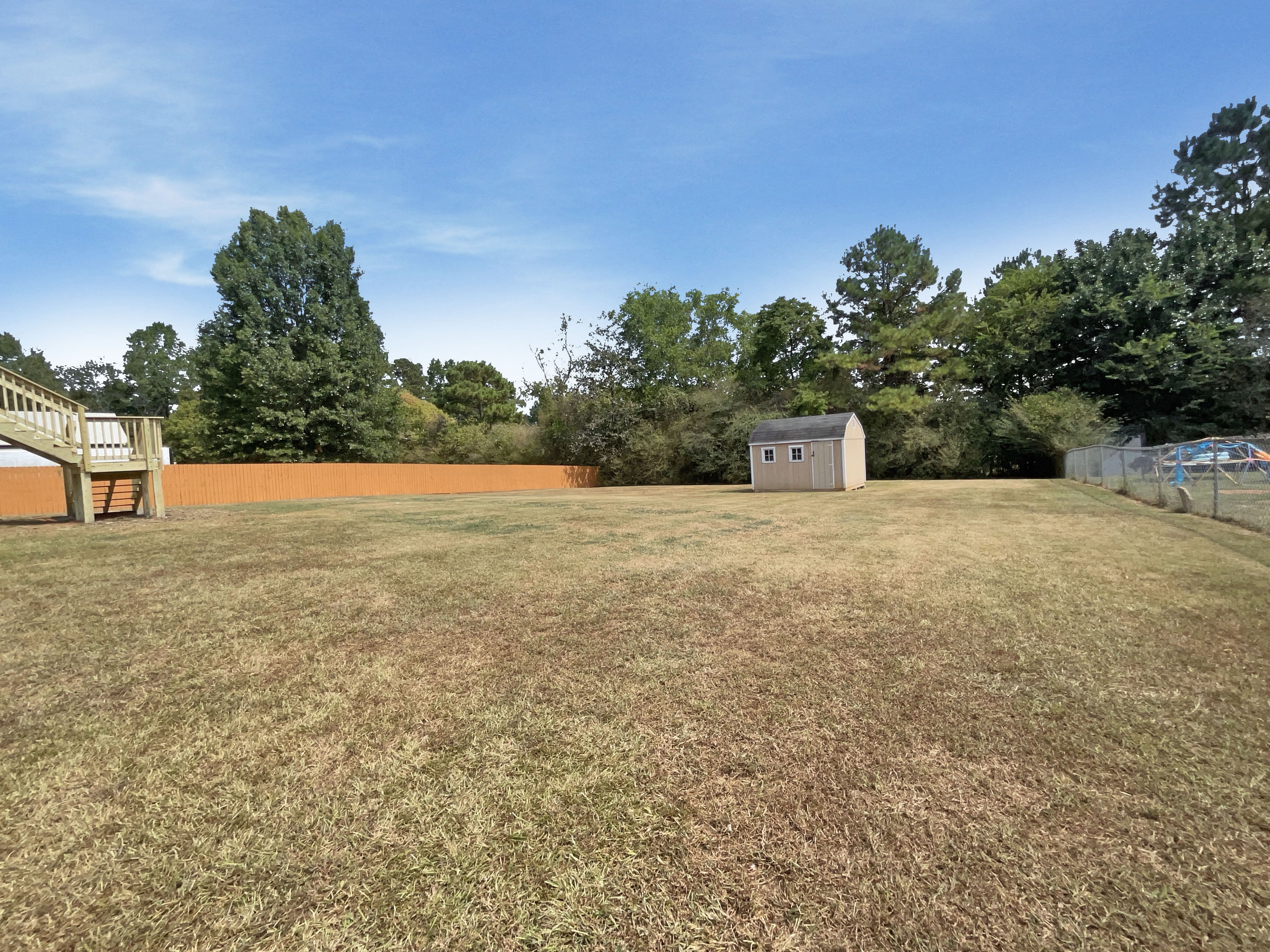 Photo 12 of 23 of 210 Woodbridge Dr, Dallas, GA