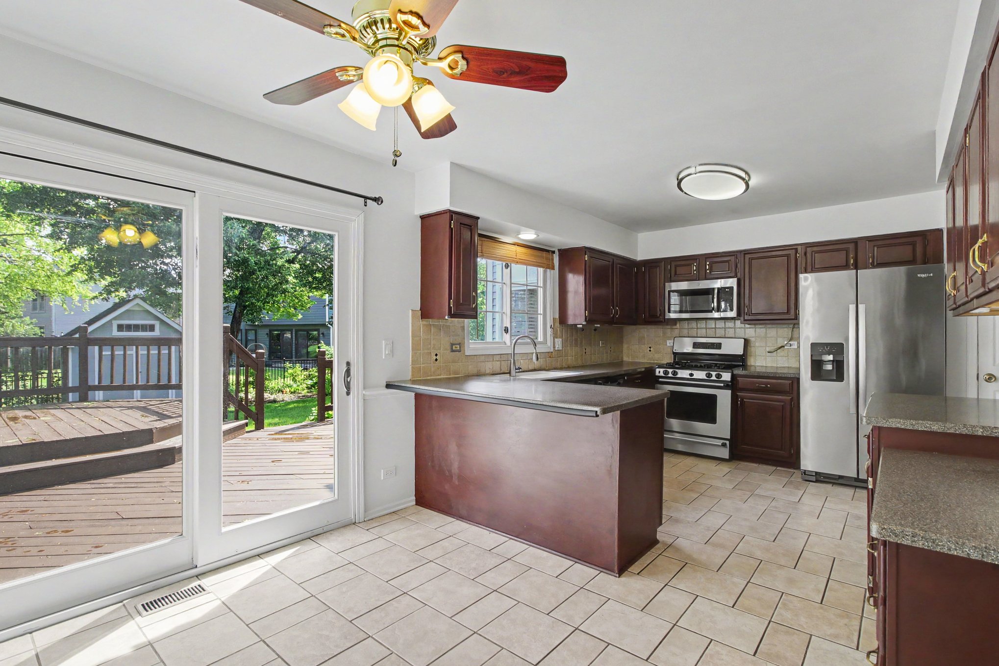 Photo 9 of 41 of 865 Warwick Ln, Lake Zurich, IL