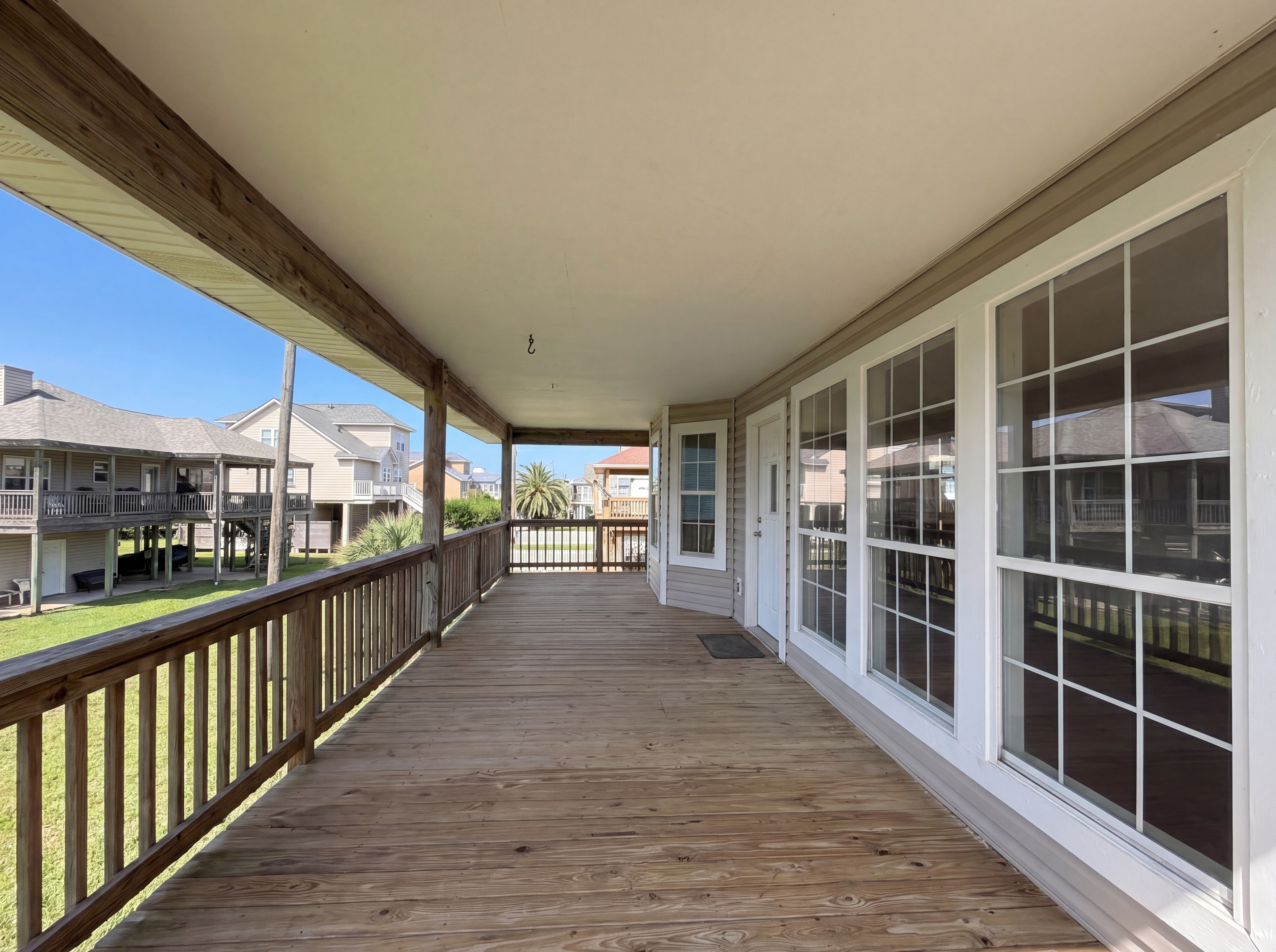 Photo 11 of 13 of 13909 Pirates Beach Blvd, Galveston, TX