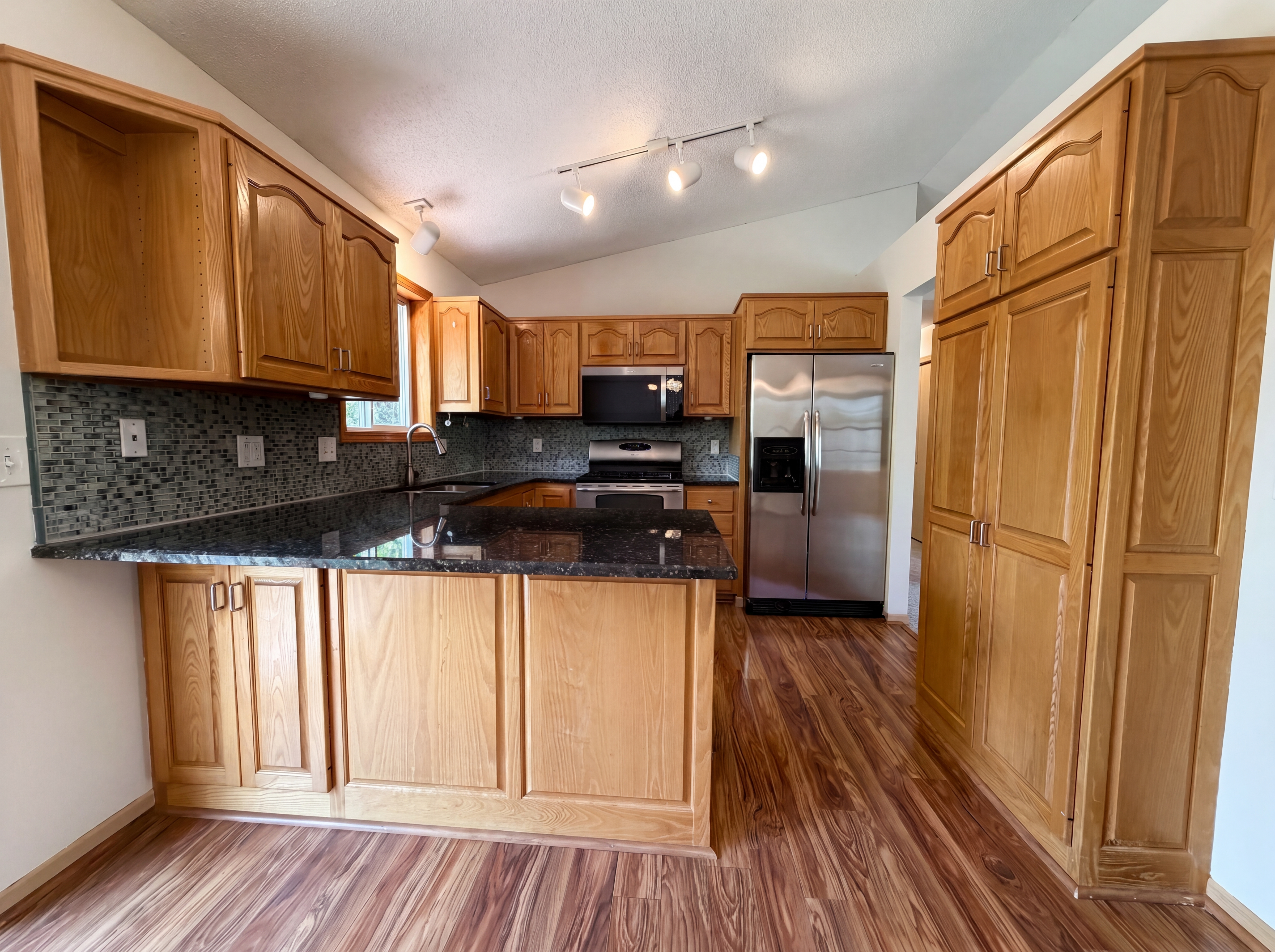 Photo 6 of 20 of 14734 Yosemite Ave S, Savage, MN