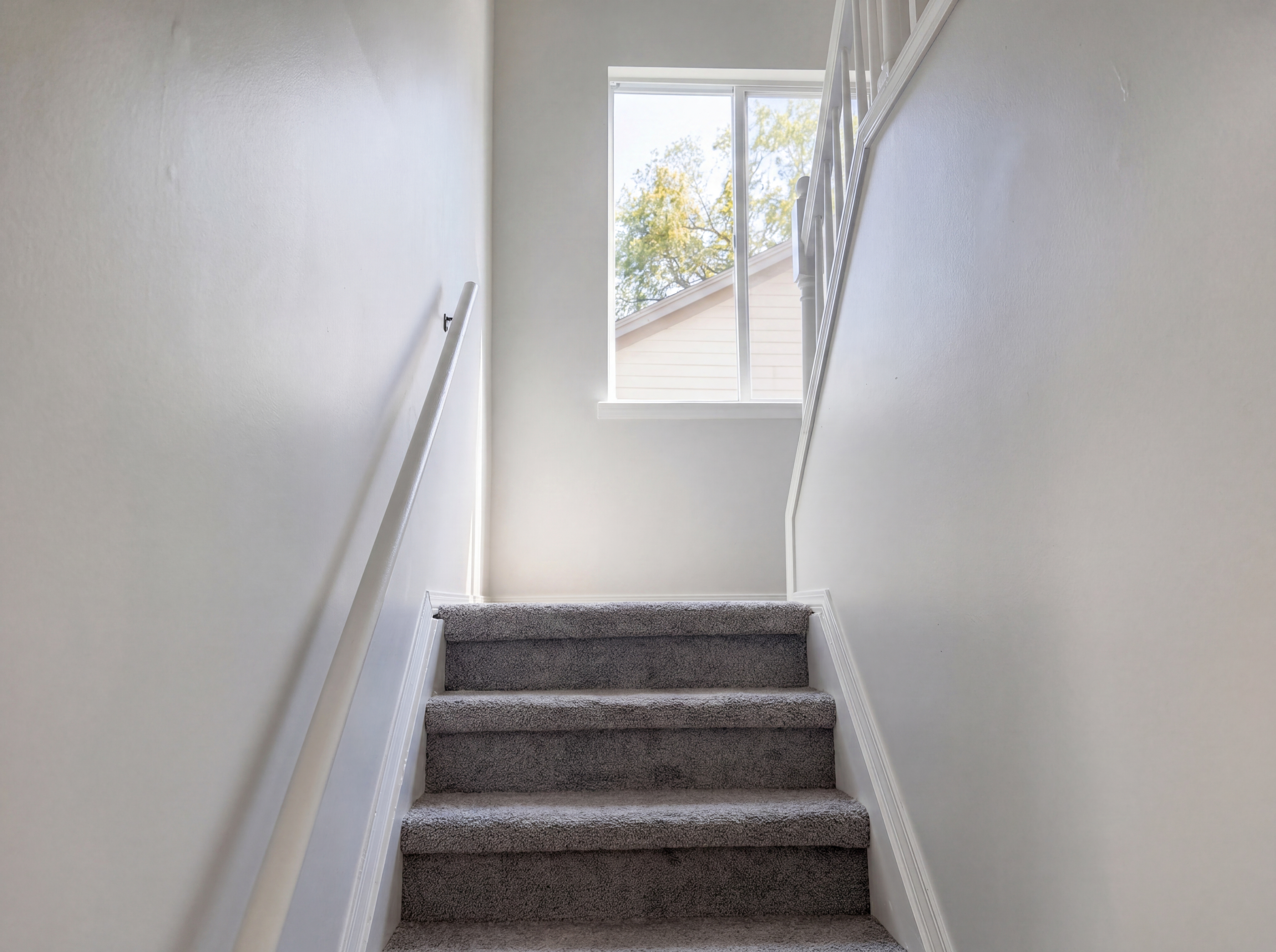 Photo 11 of 28 of 21425 Averhill St, Farmington Hills, MI