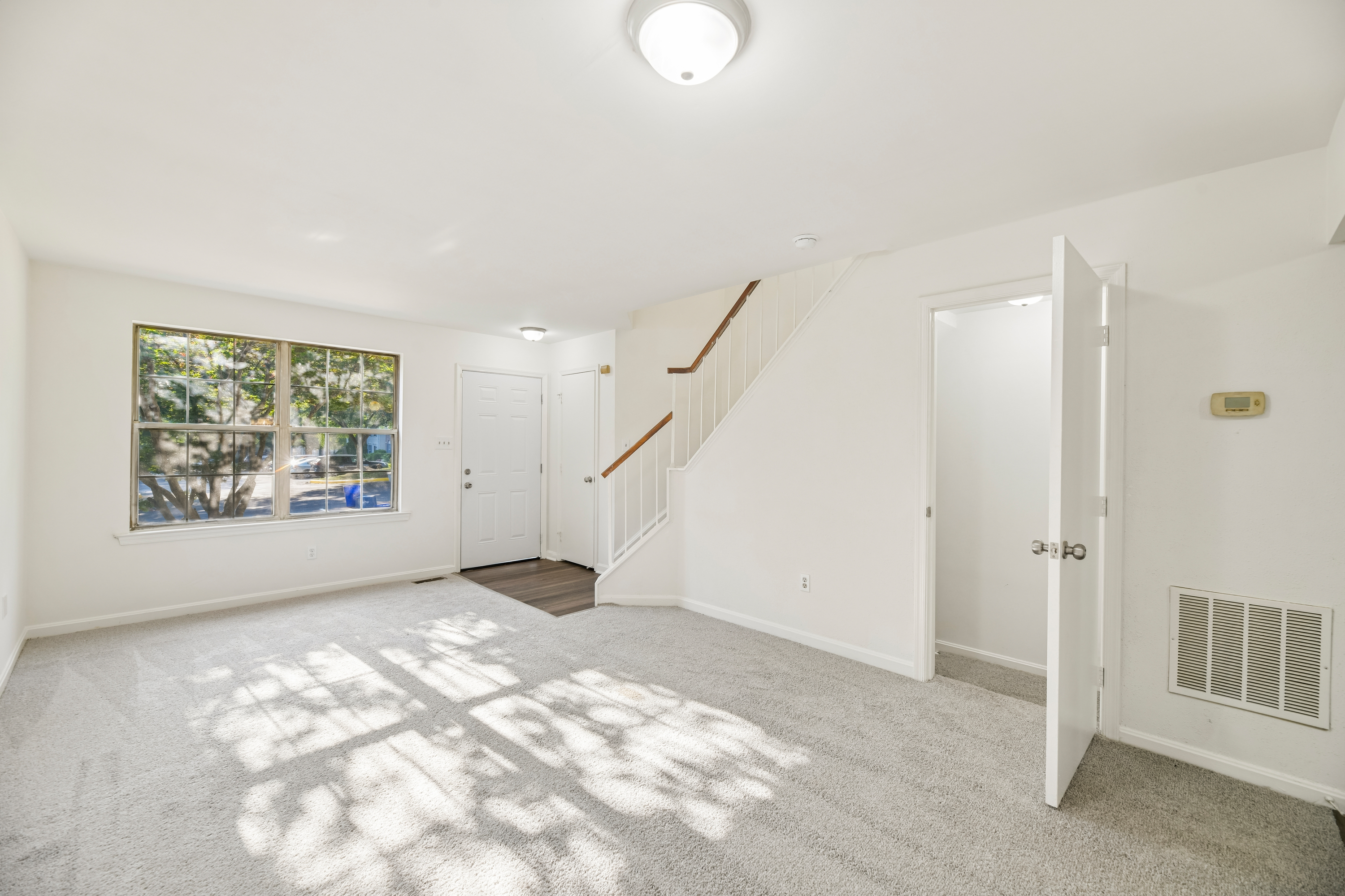 Photo 17 of 37 of 6866 Chasewood Cir, Centreville, VA