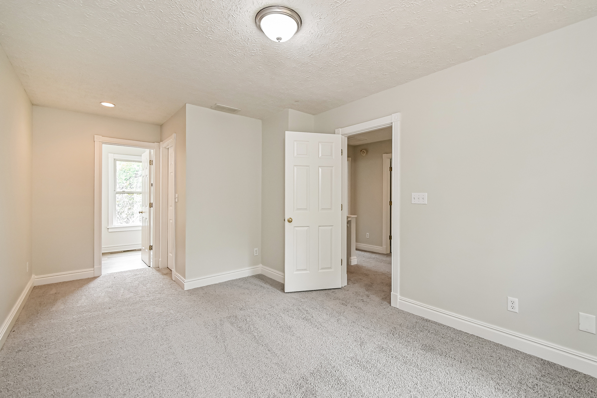 Photo 11 of 21 of 338 Jefferson Dr, Palmyra, VA