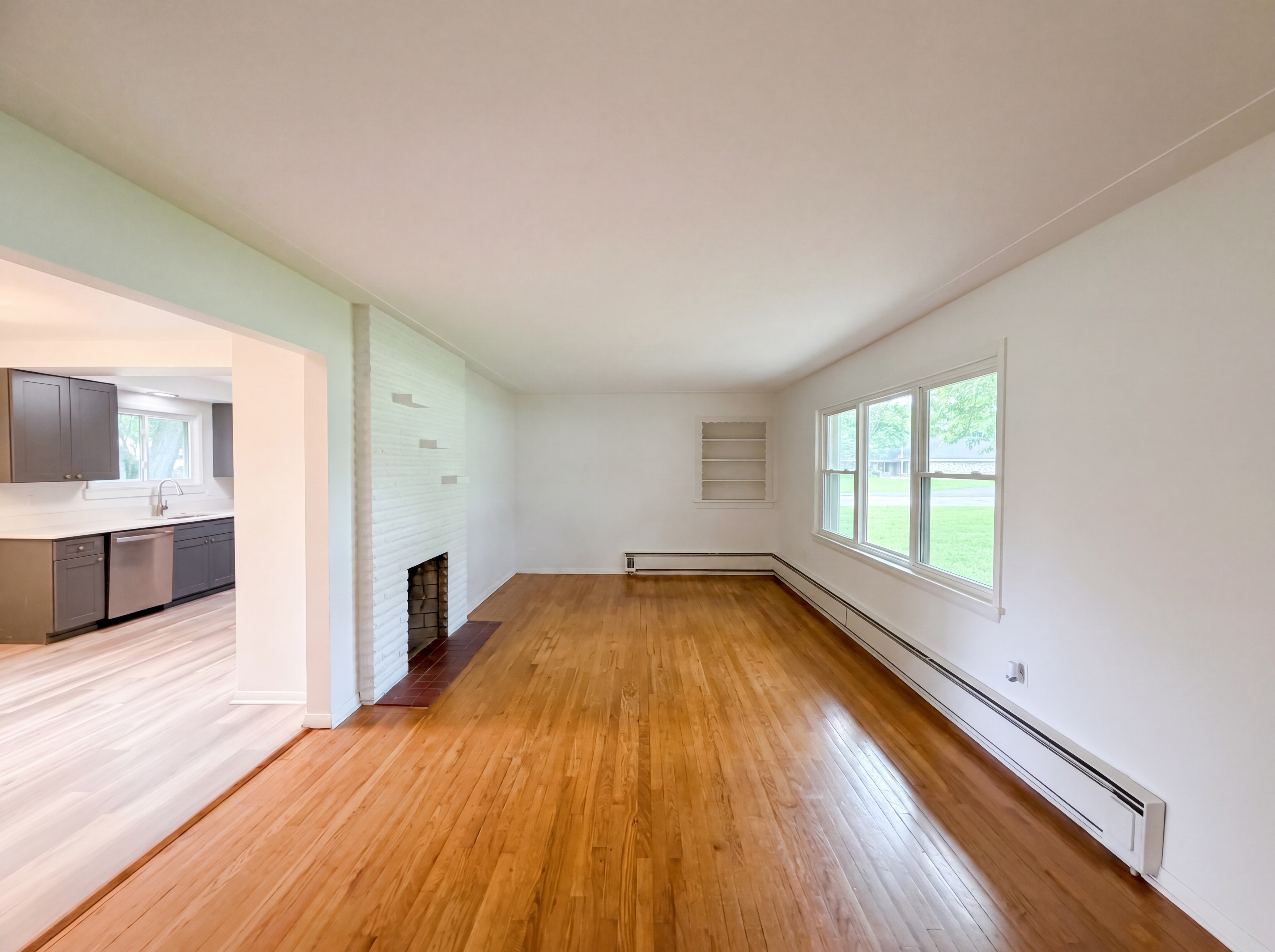 Photo 8 of 21 of 36700 Lakeland Dr, Avon, OH