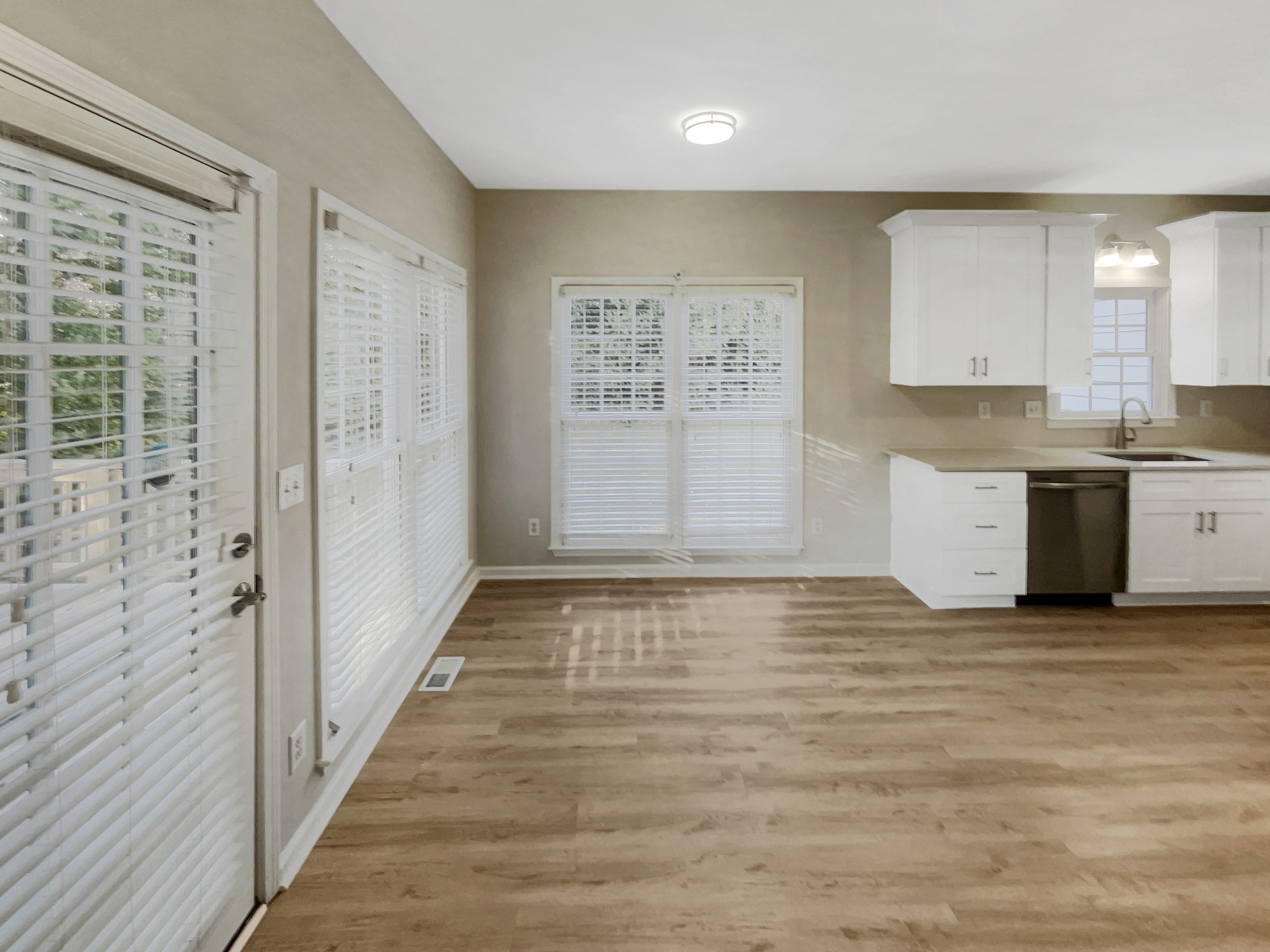 Photo 9 of 44 of 2680 Factor Walk Blvd, Suwanee, GA
