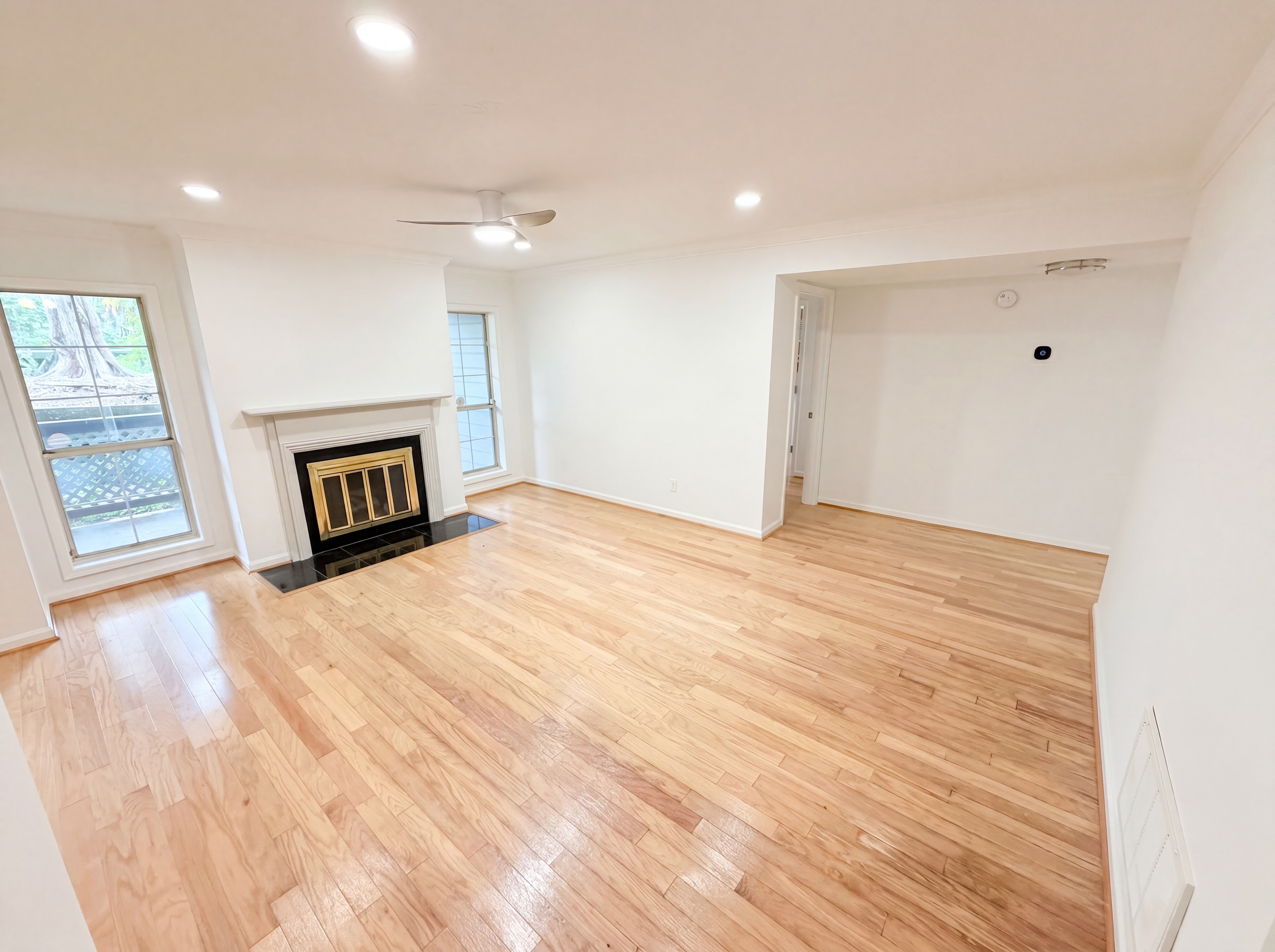 Photo 3 of 25 of 1128 Weatherstone Dr NE, Atlanta, GA