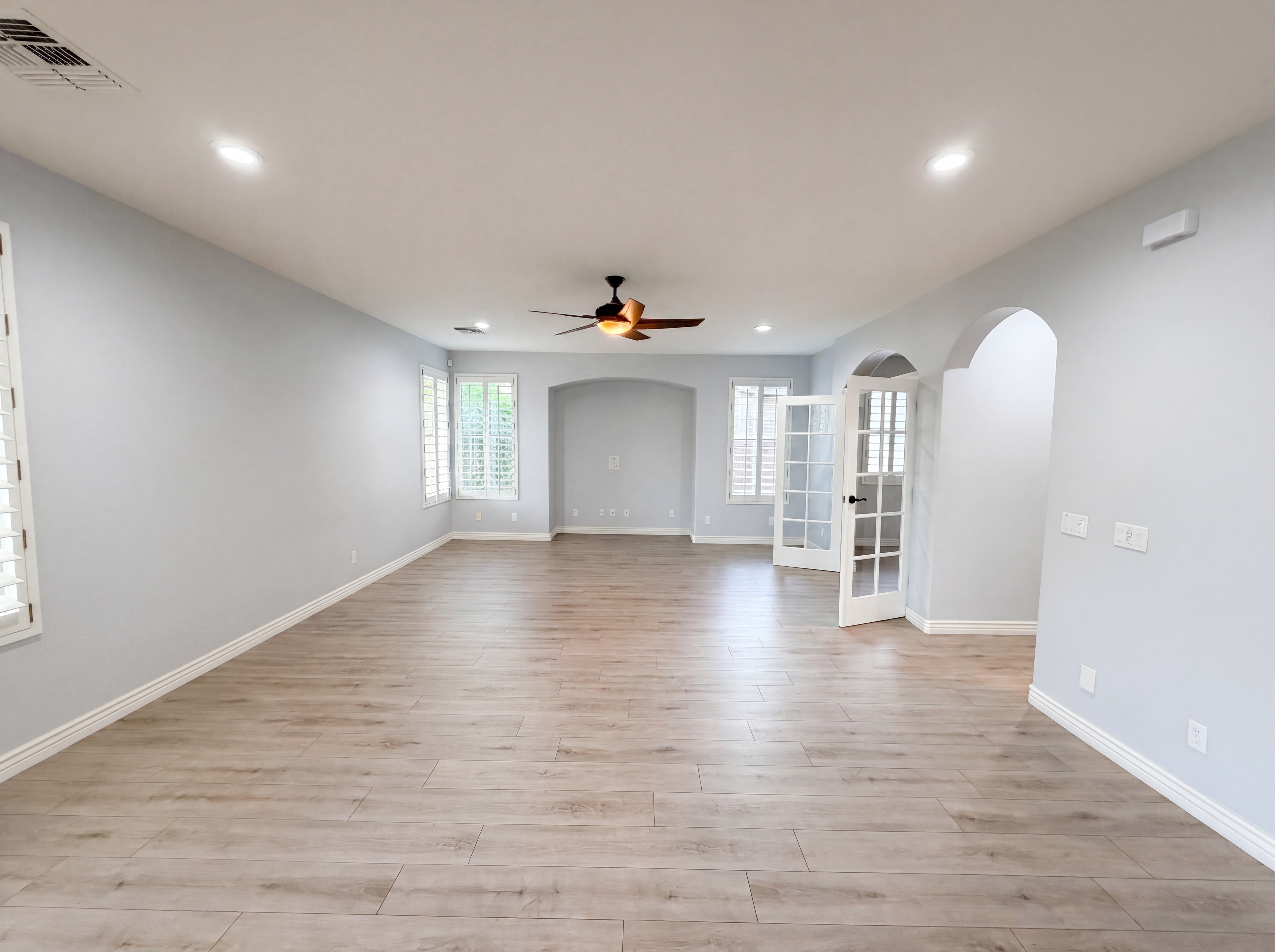 Photo 3 of 39 of 2113 W Eagle Feather Rd, Phoenix, AZ