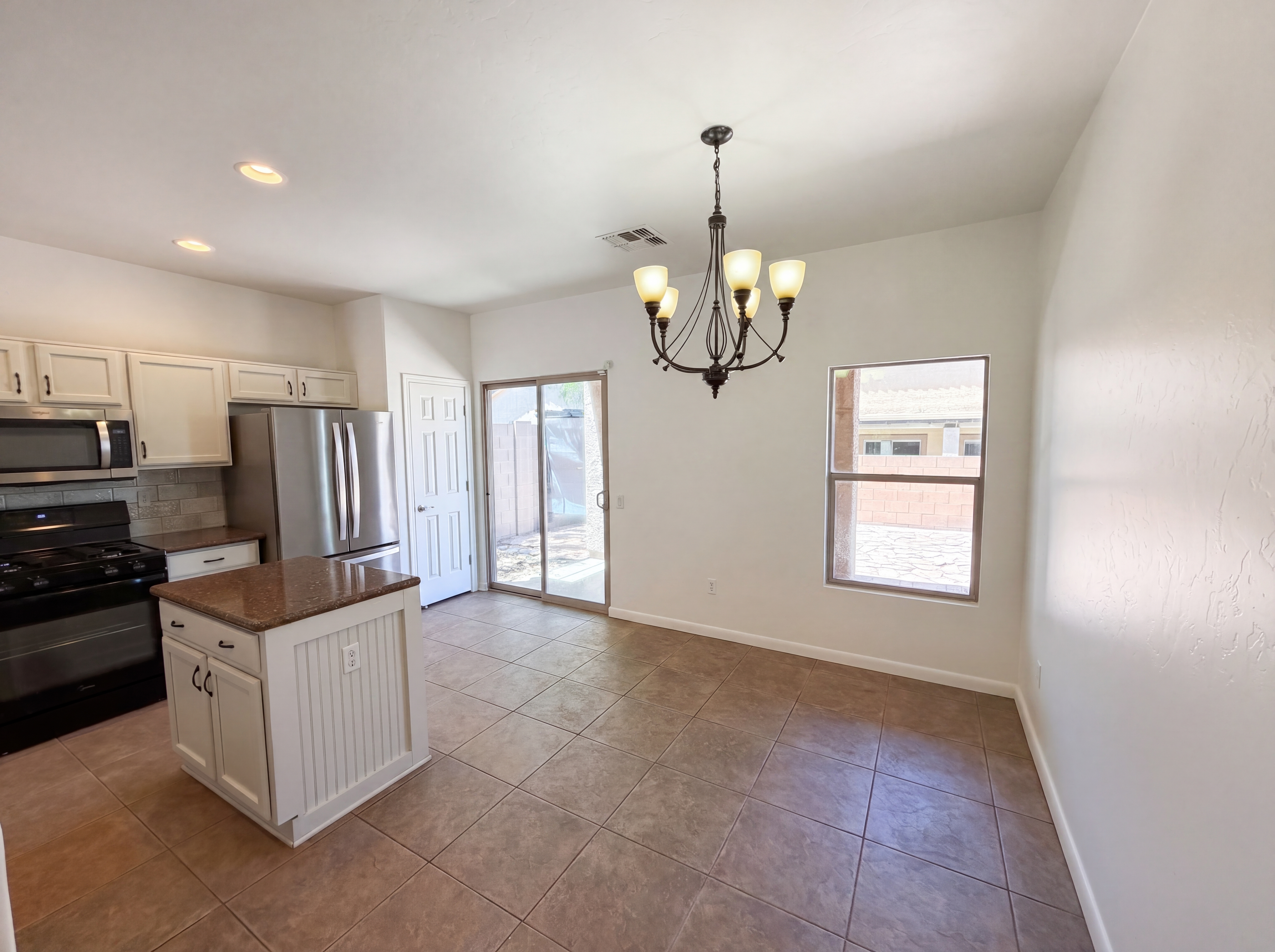 Photo 6 of 19 of 880 W Calle Valenciana, Sahuarita, AZ