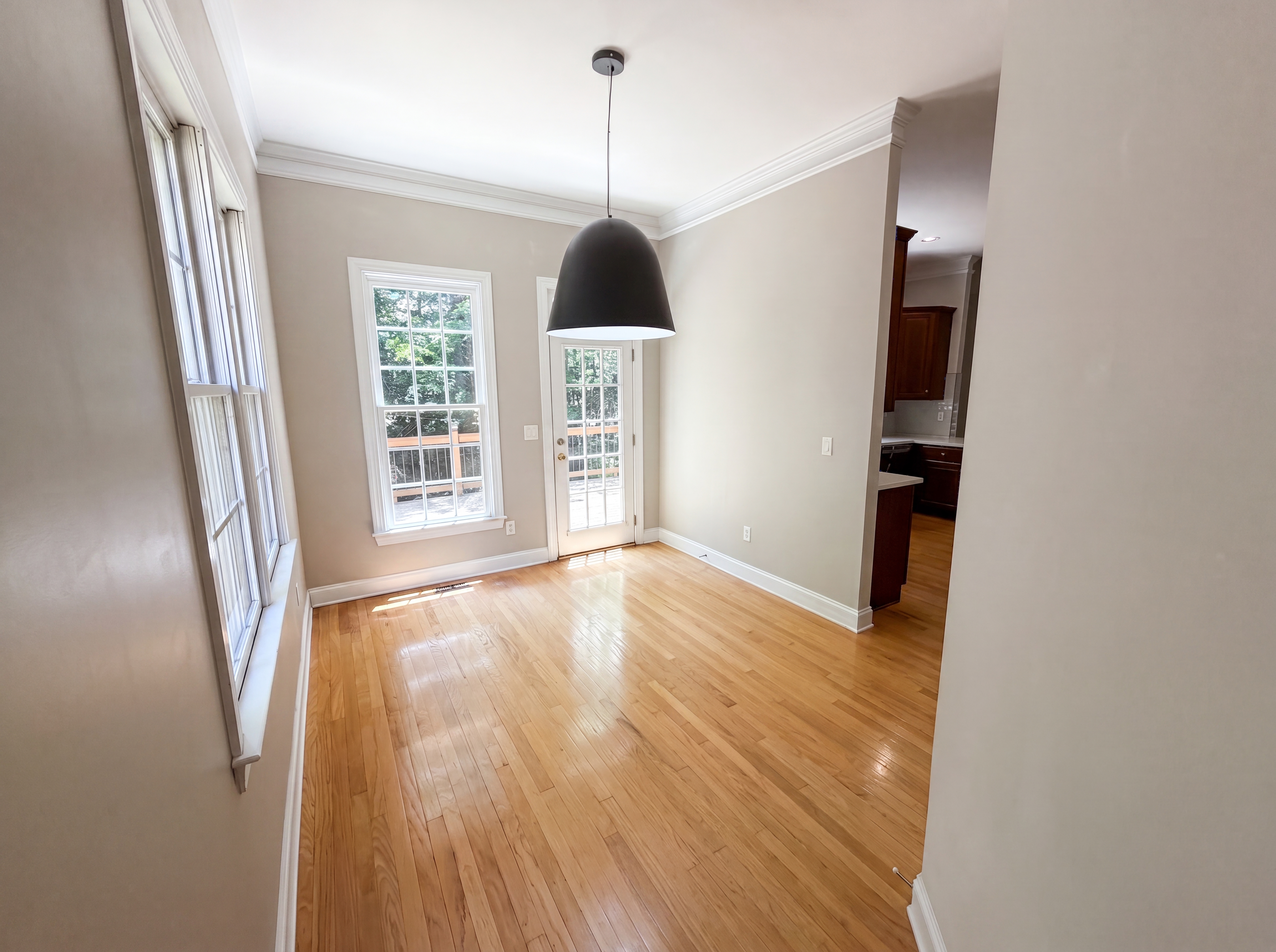 Photo 11 of 38 of 1231 Dunwoody Village Dr, Atlanta, GA