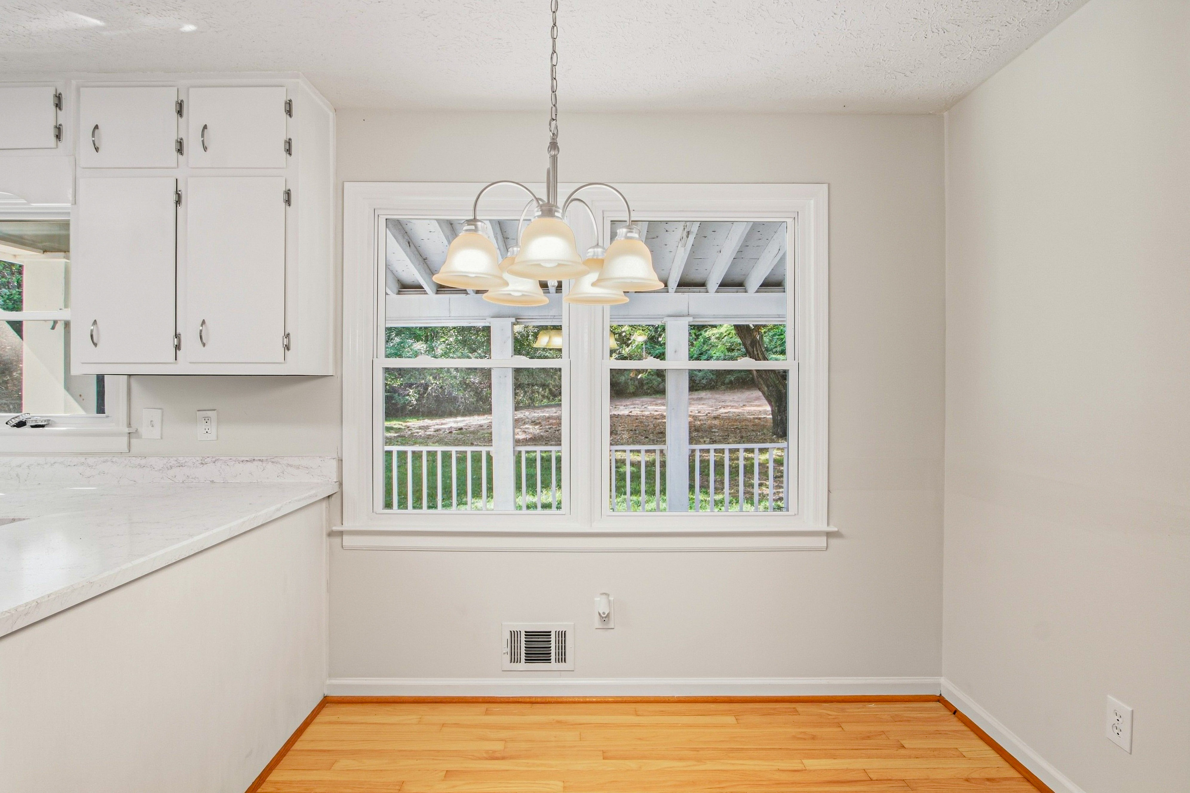Photo 17 of 45 of 2215 Angela Dr SW, Lilburn, GA
