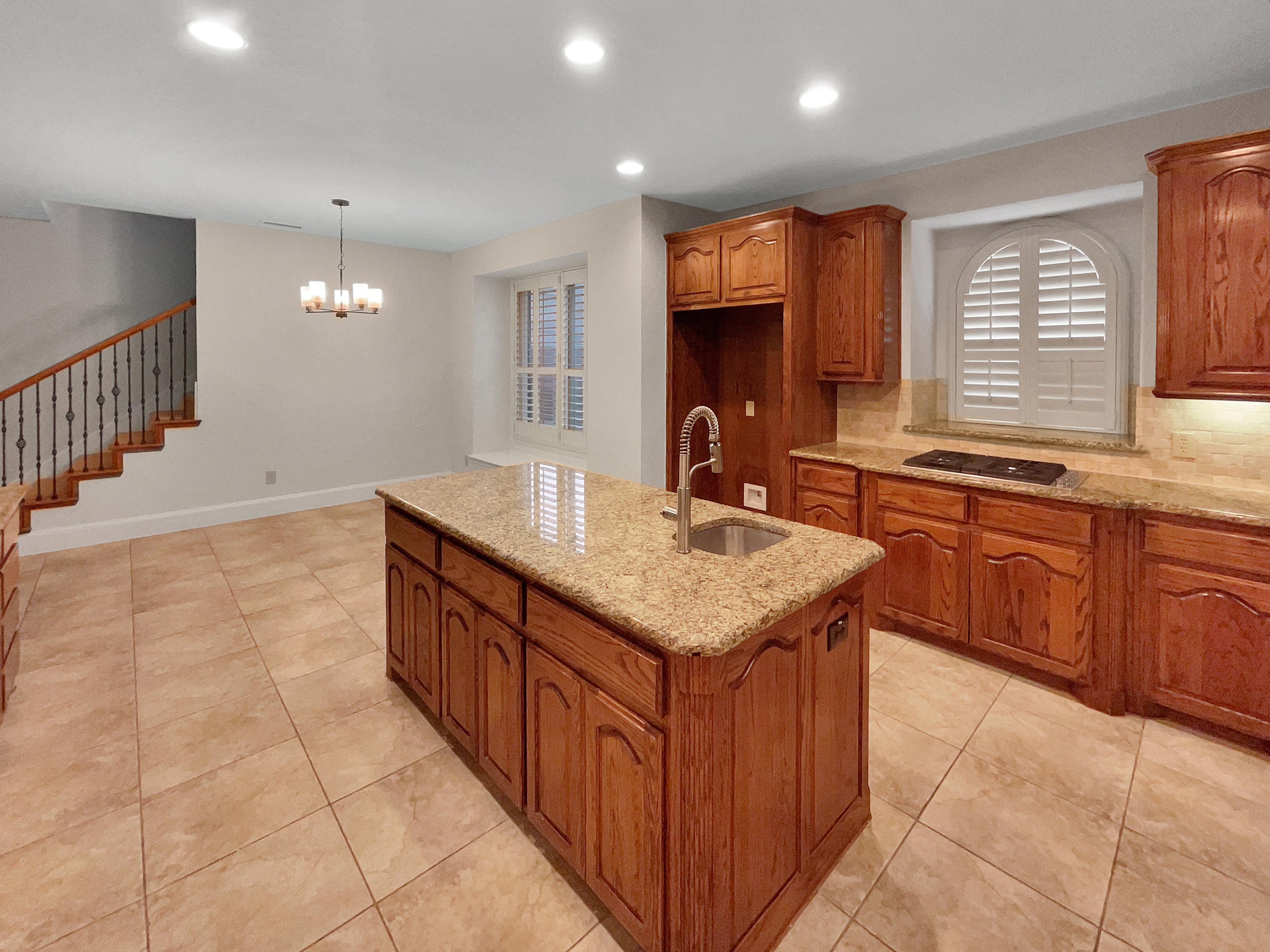 Photo 9 of 36 of 913 Clack Dr, Garland, TX
