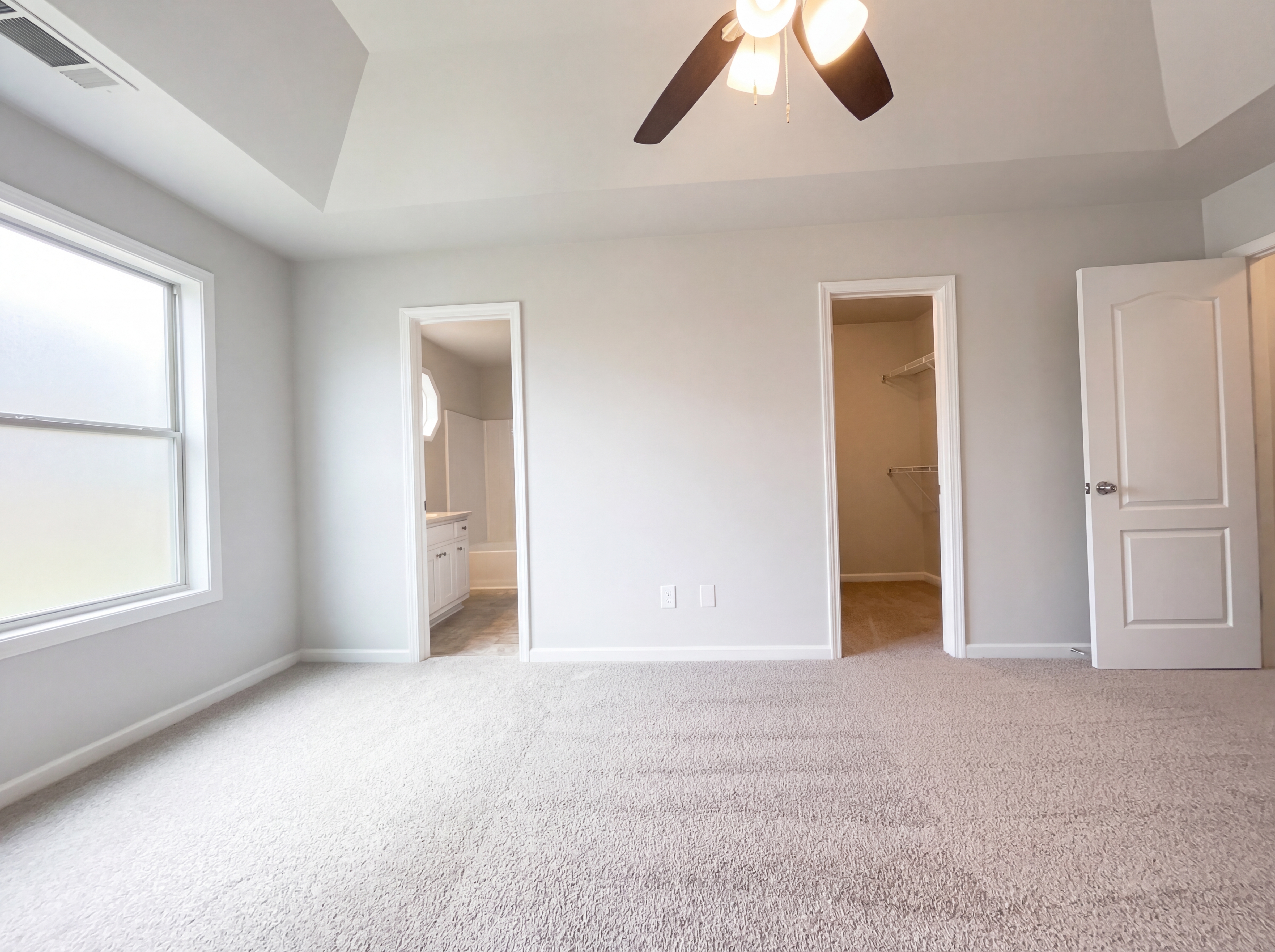 Photo 4 of 31 of 825 Commerce Blvd, Riverdale, GA