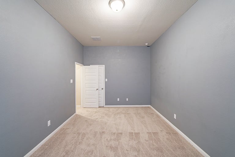 Photo 25 of 34 - 2208 Hannah Creek Ct, Houston, TX 77089