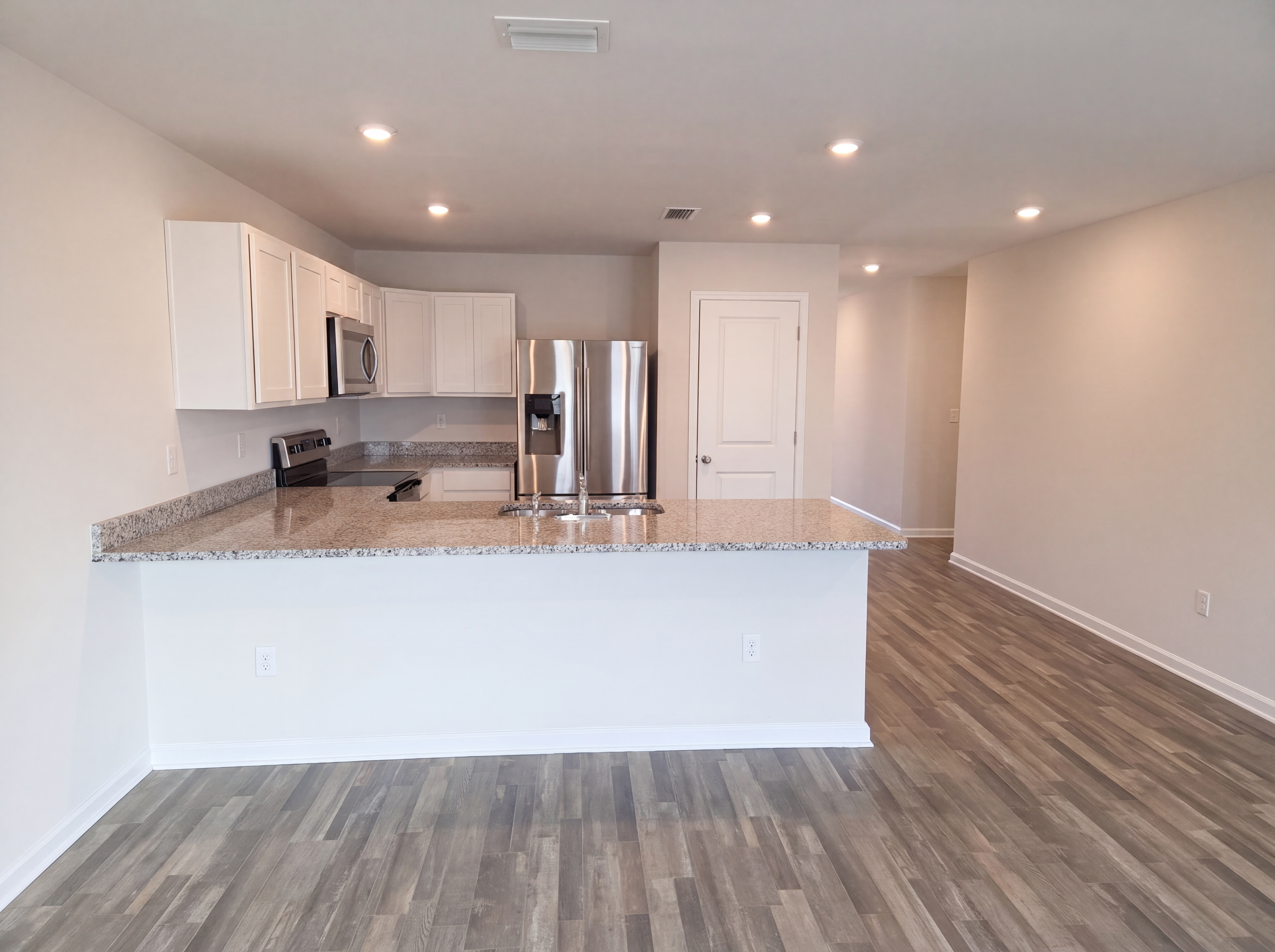 Photo 7 of 21 of 128 Mikaela Ave, Defuniak Springs, FL