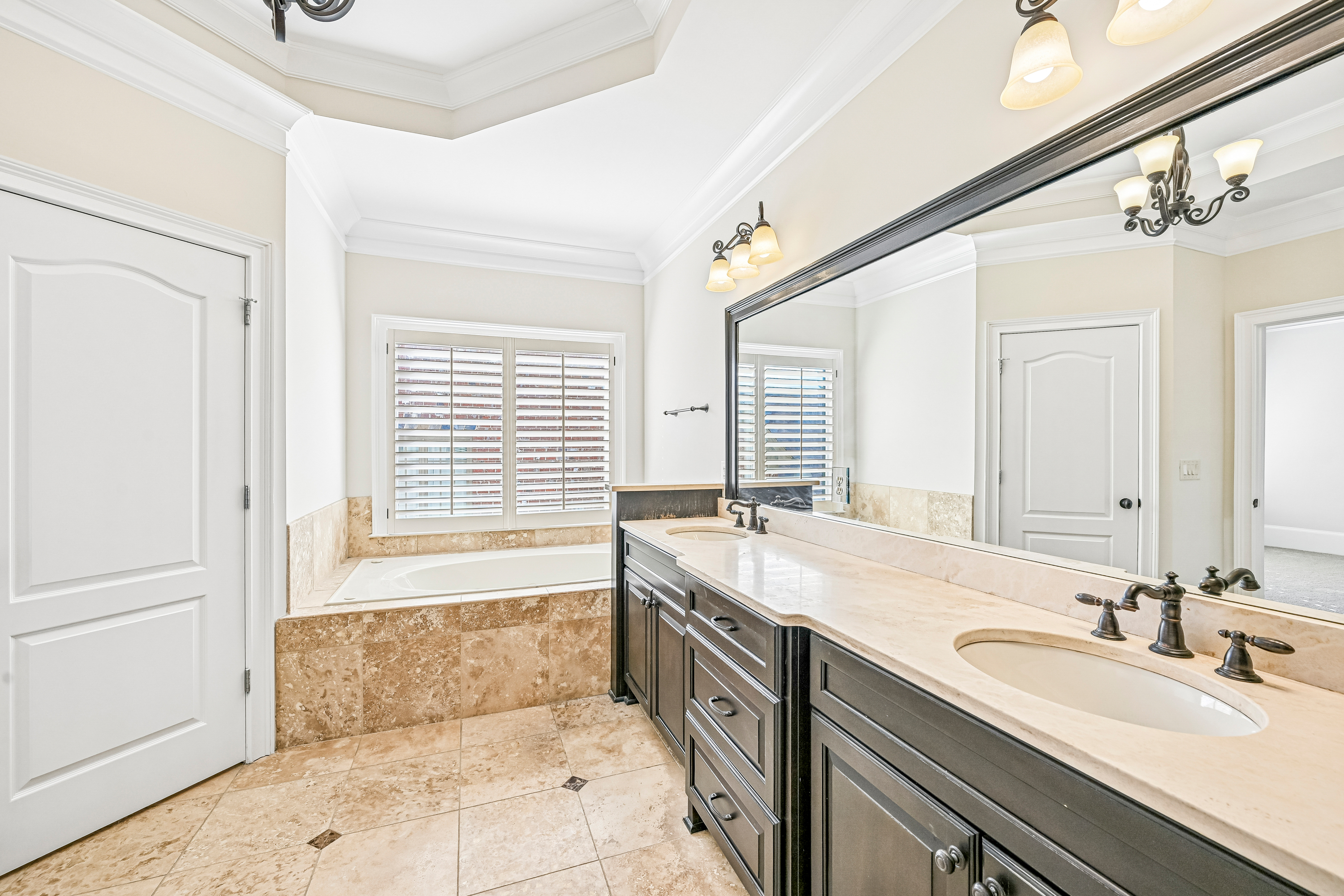 Photo 22 of 59 of 3250 Camellia Ln, Suwanee, GA