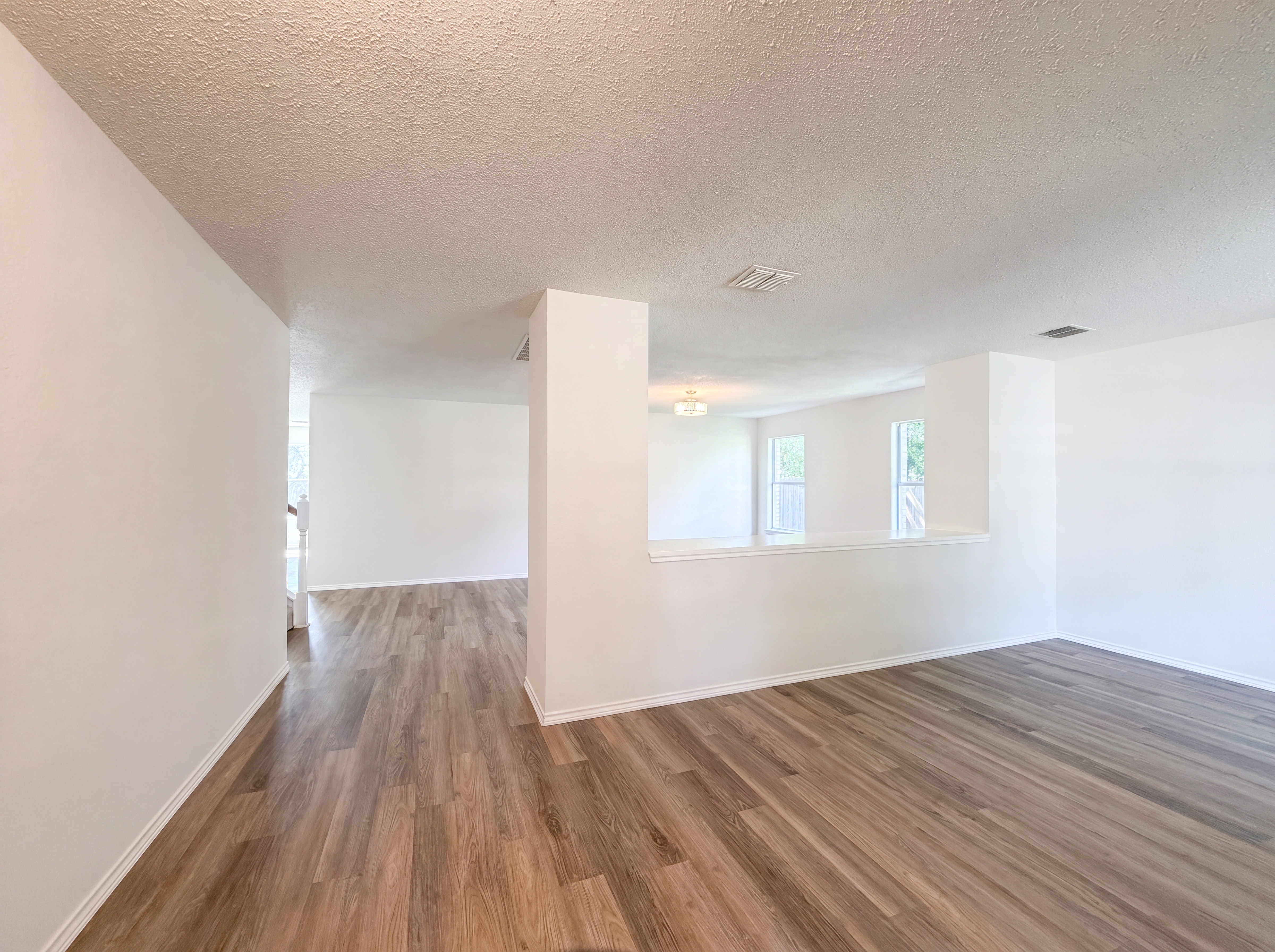 Photo 8 of 27 of 2320 Bantry Ln, Arlington, TX