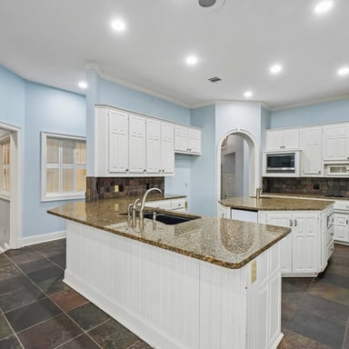 Property photo 2 of 32 Victoria Dr