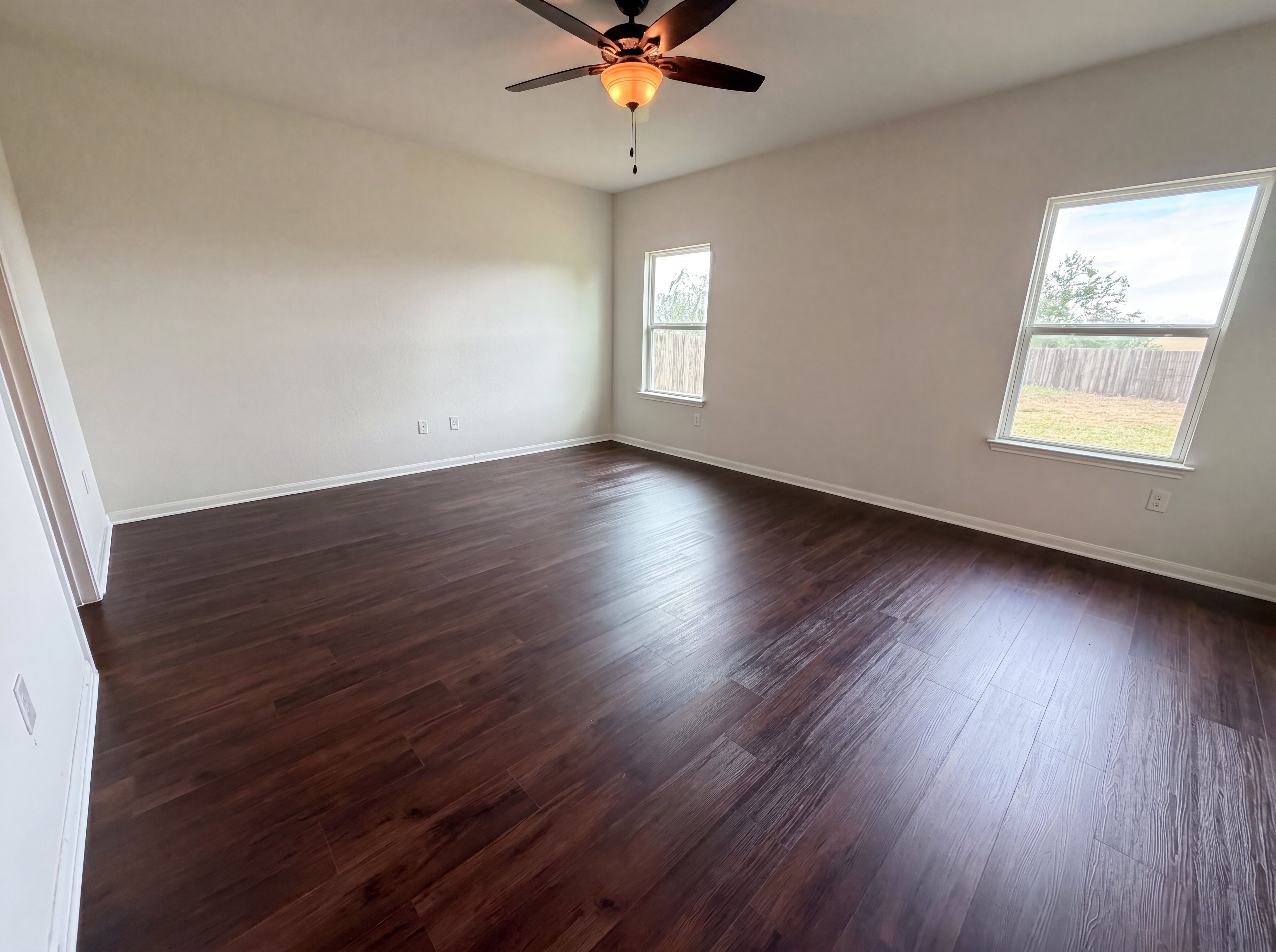Photo 12 of 23 of 706 Luna Vista Dr, Hutto, TX