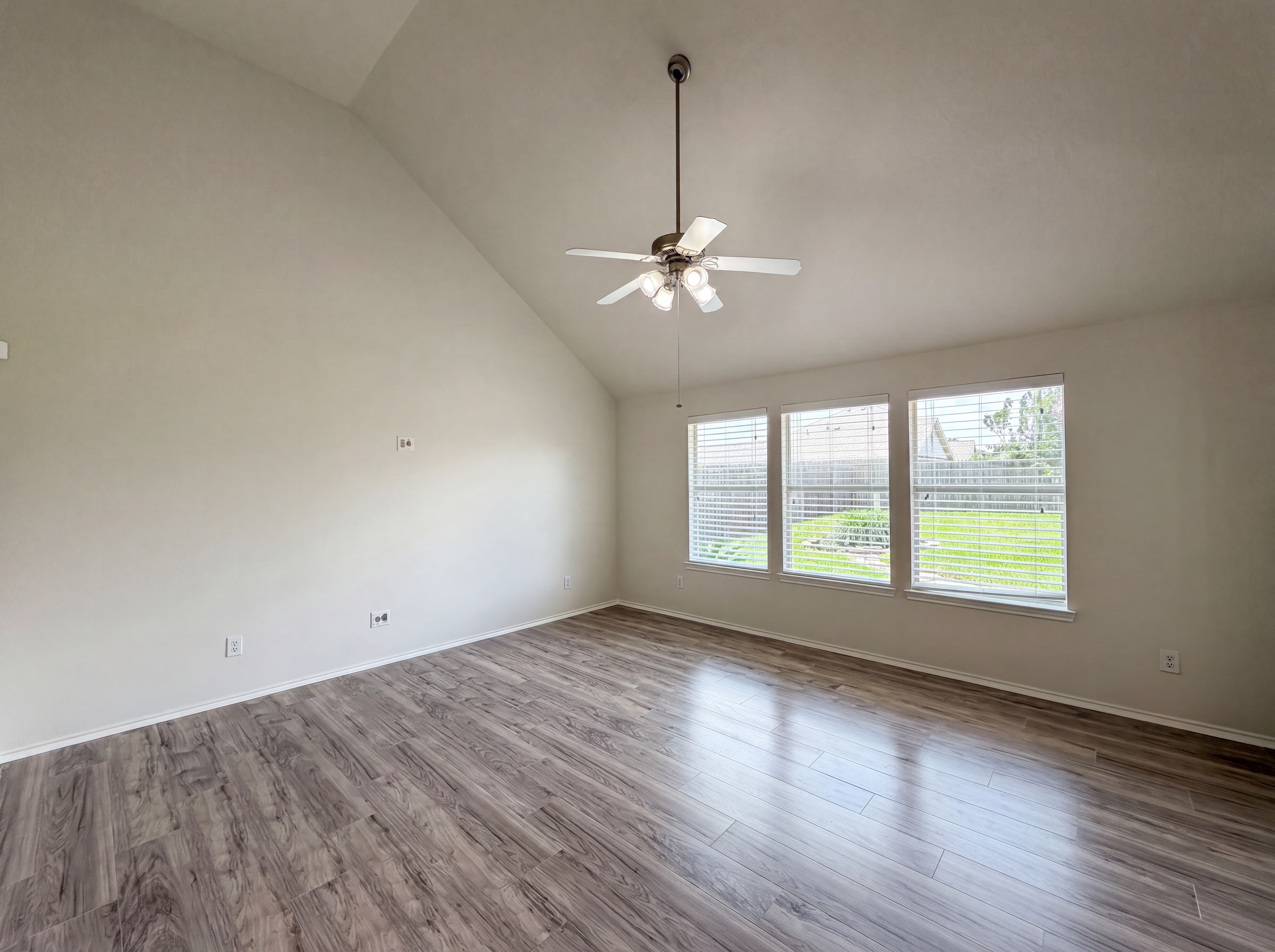 Photo 8 of 22 of 20615 Sandy Bay Ln, Katy, TX