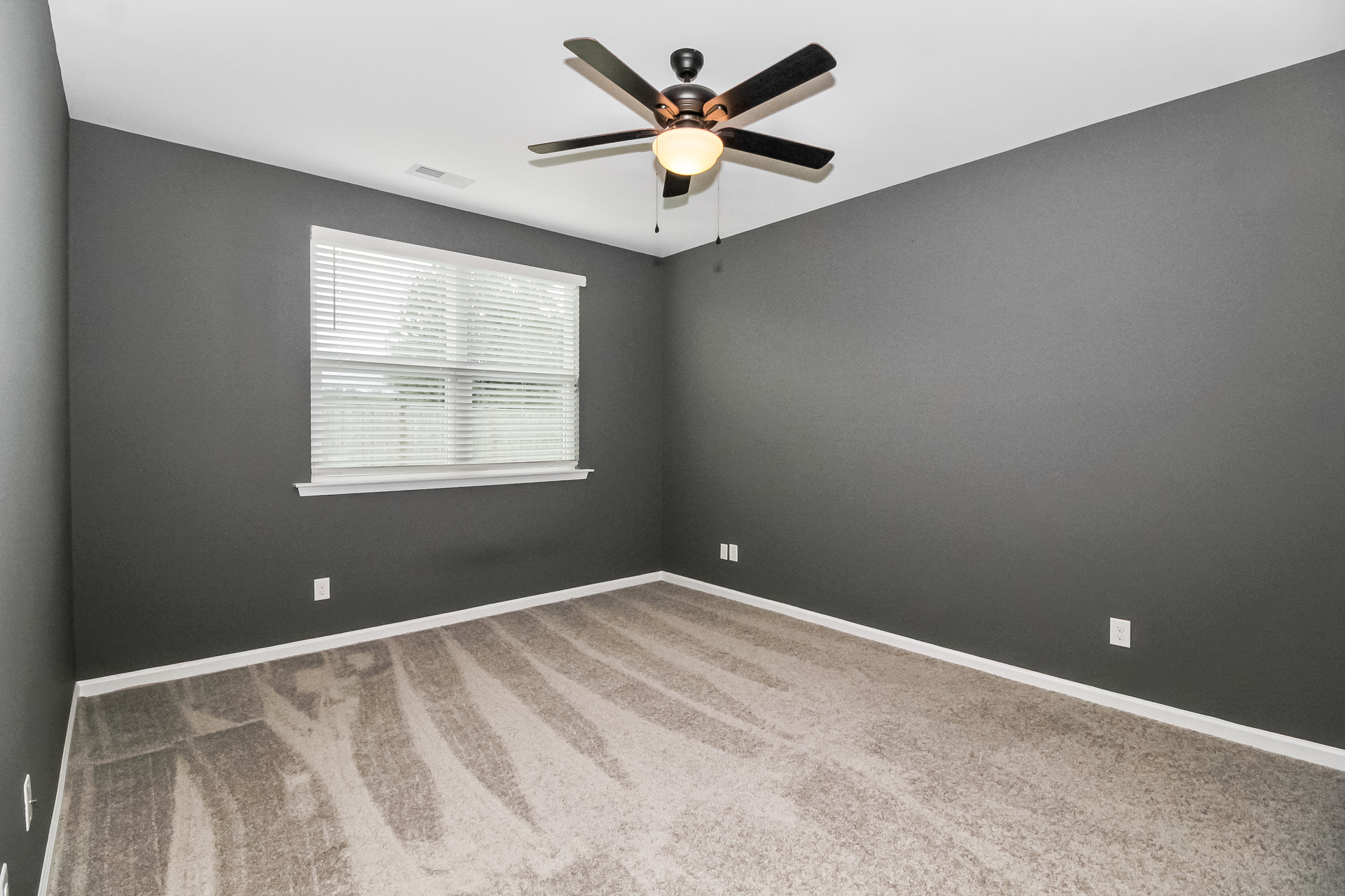 Photo 4 of 21 of 464 St Kitts Way, Winnabow, NC