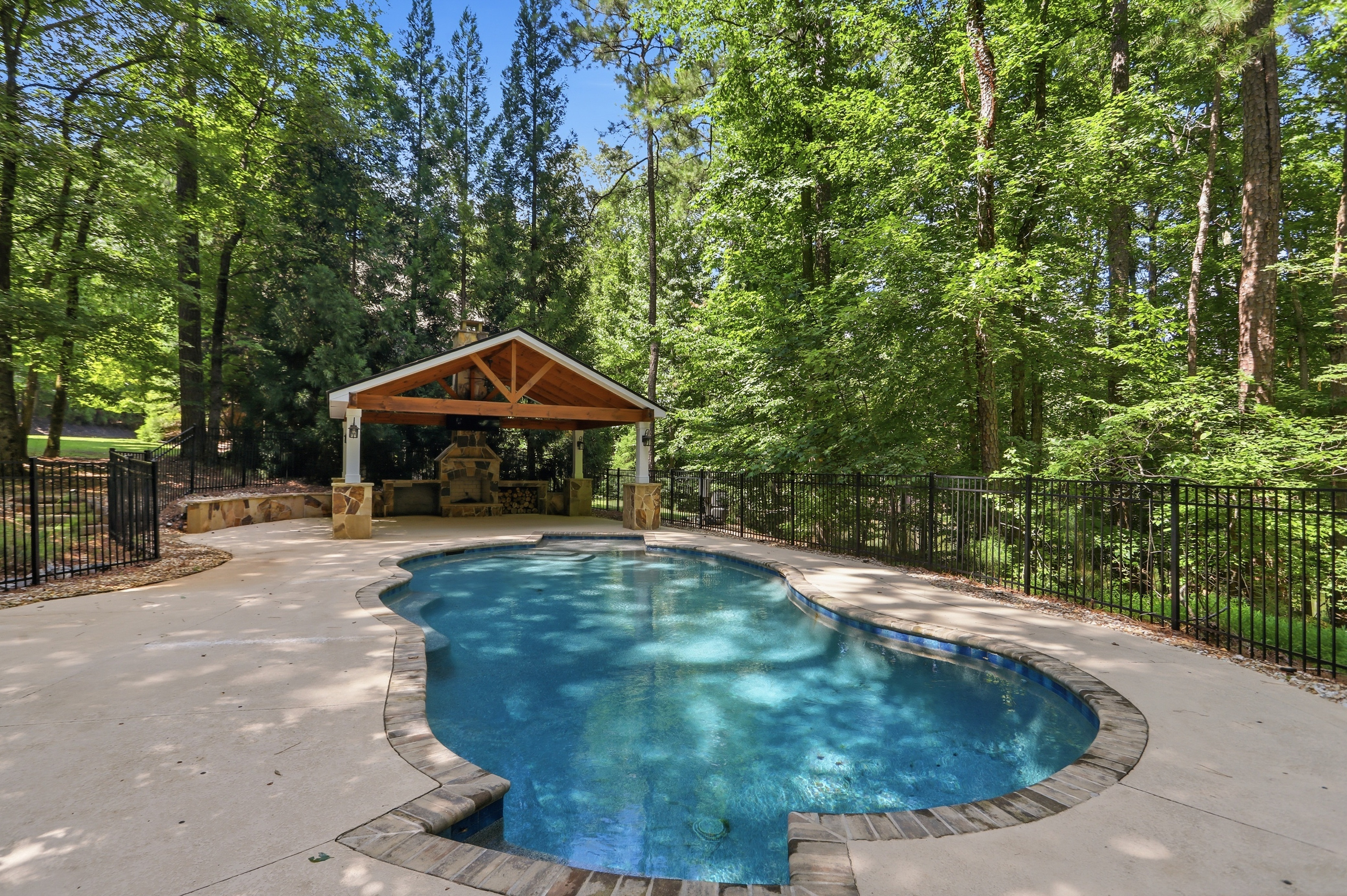 Photo 111 of 126 of 108 Waters Edge Dr, Woodstock, GA