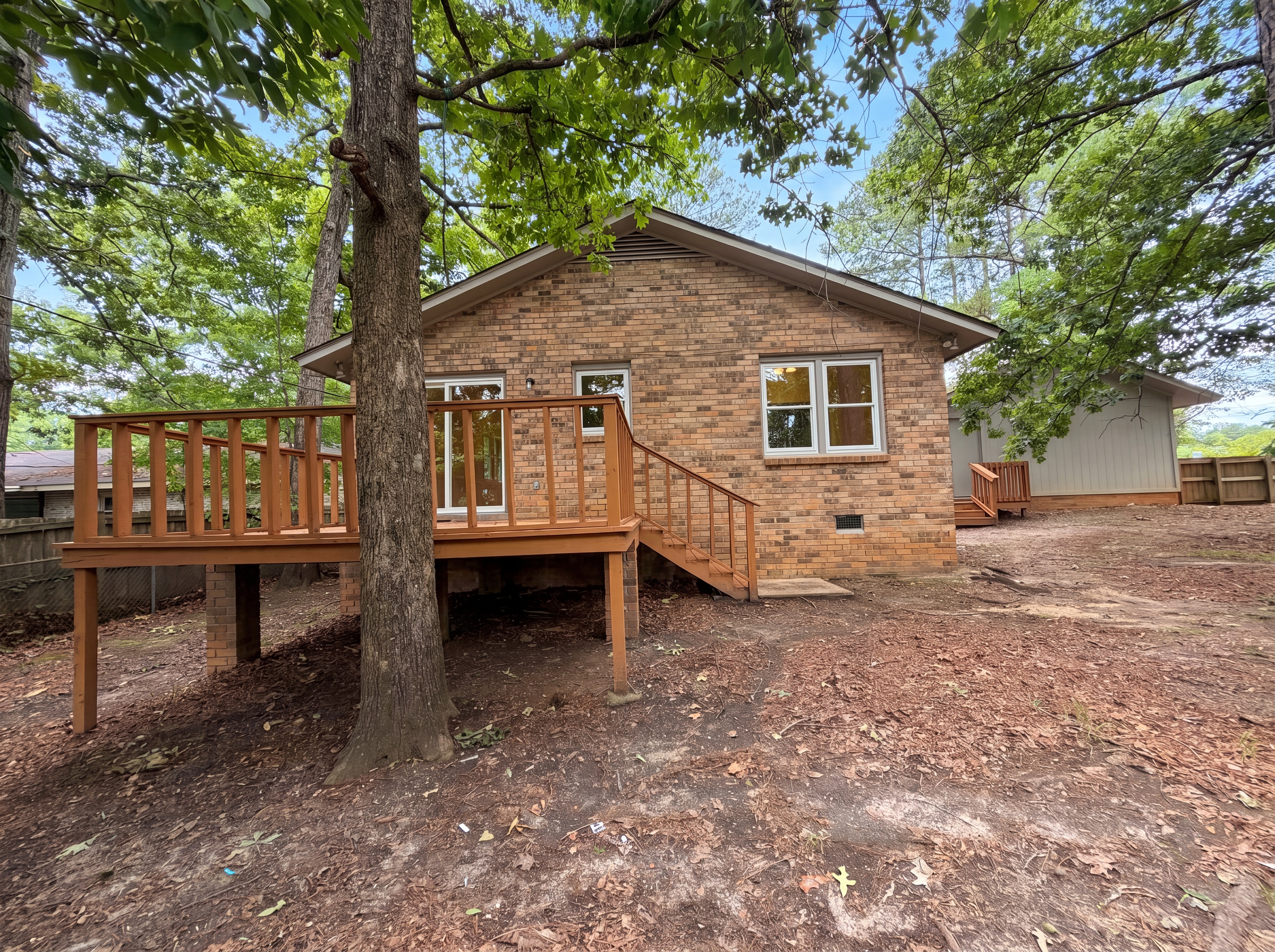 Photo 5 of 22 of 1820 Chantilly Dr, Columbia, SC
