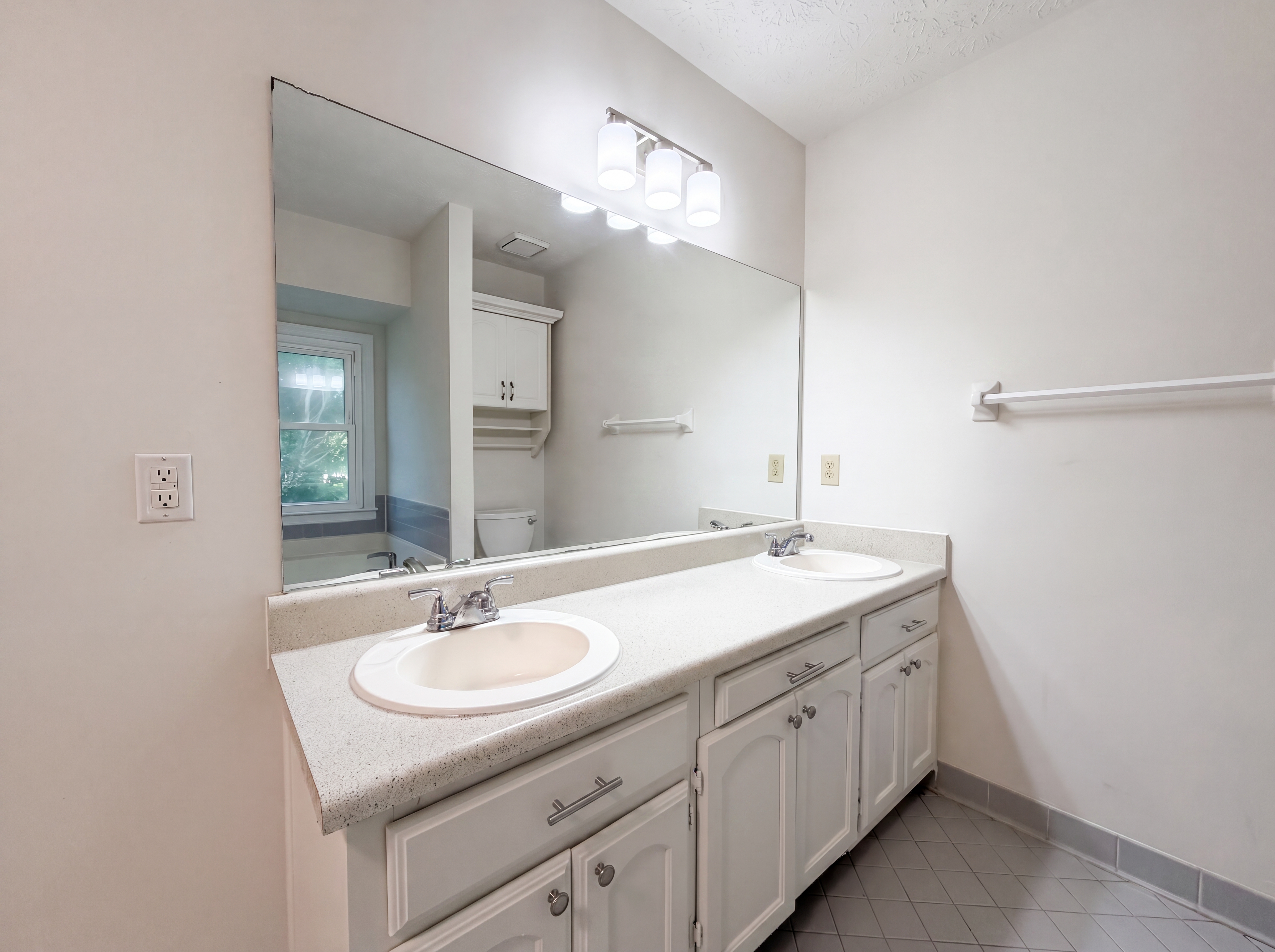 Photo 6 of 28 of 115 Briarwood Pl, Stockbridge, GA