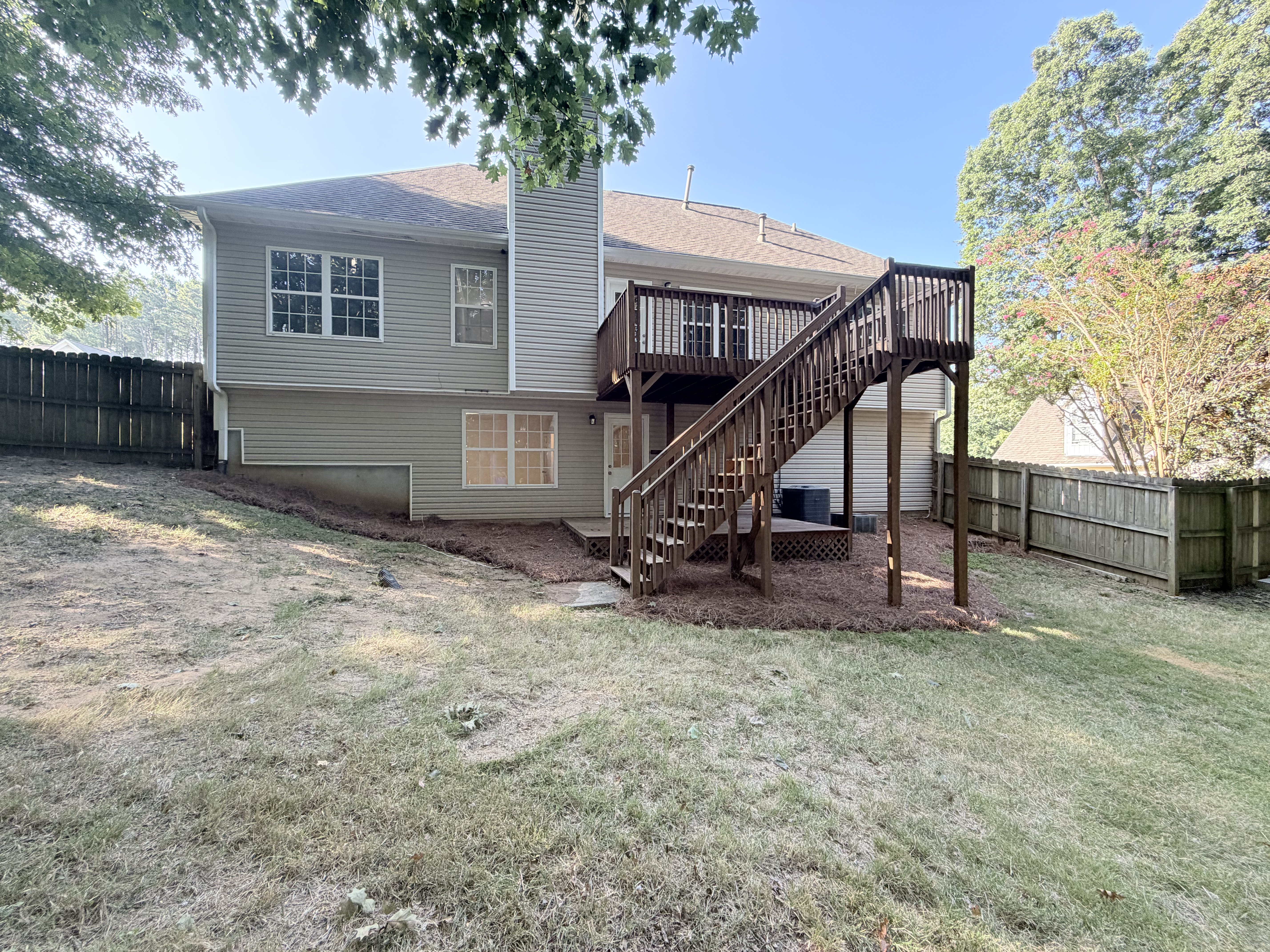 Photo 25 of 27 of 1412 White Oak Trce, Loganville, GA