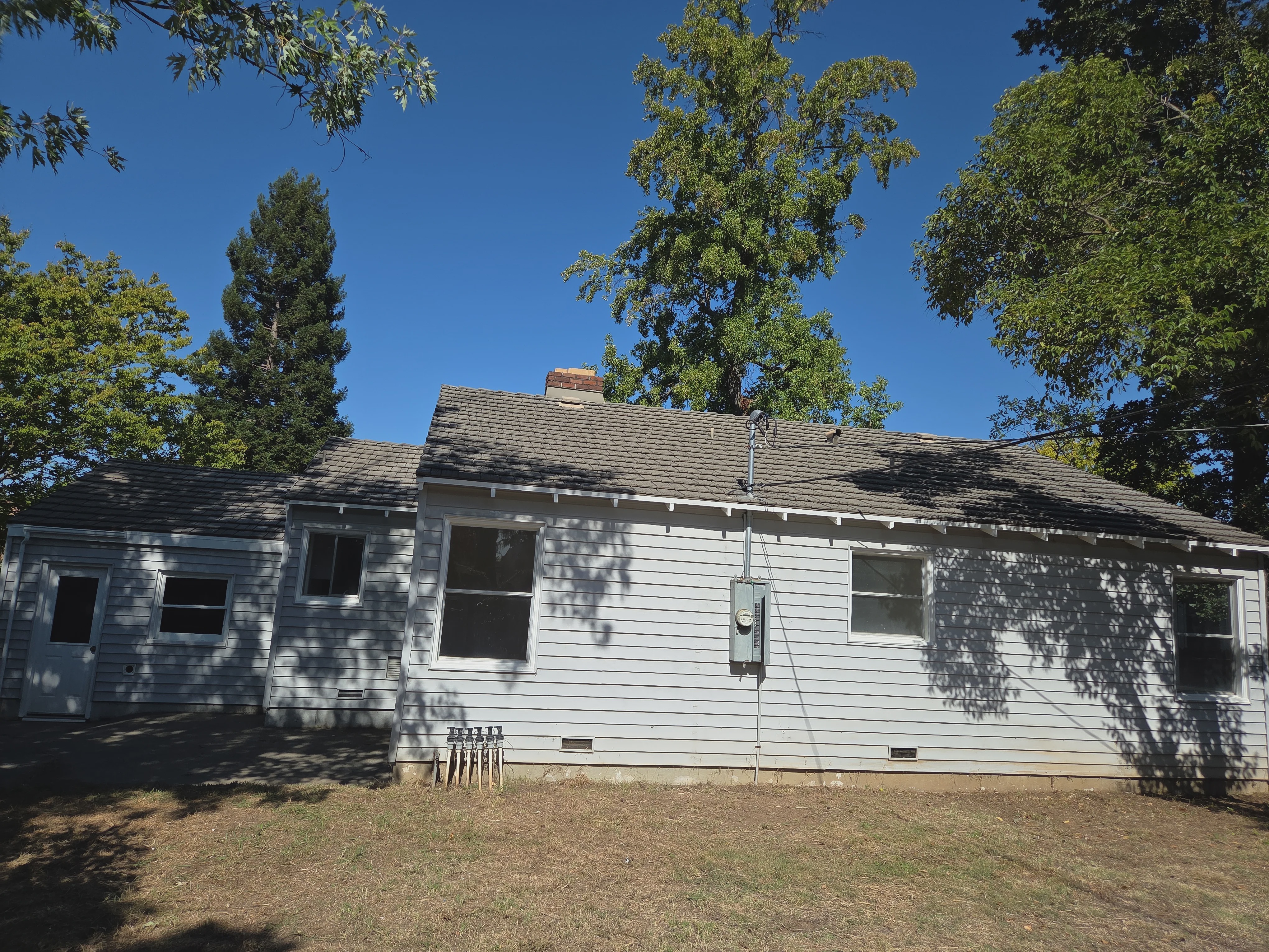 Photo 7 of 29 of 2580 Verna Way, Sacramento, CA